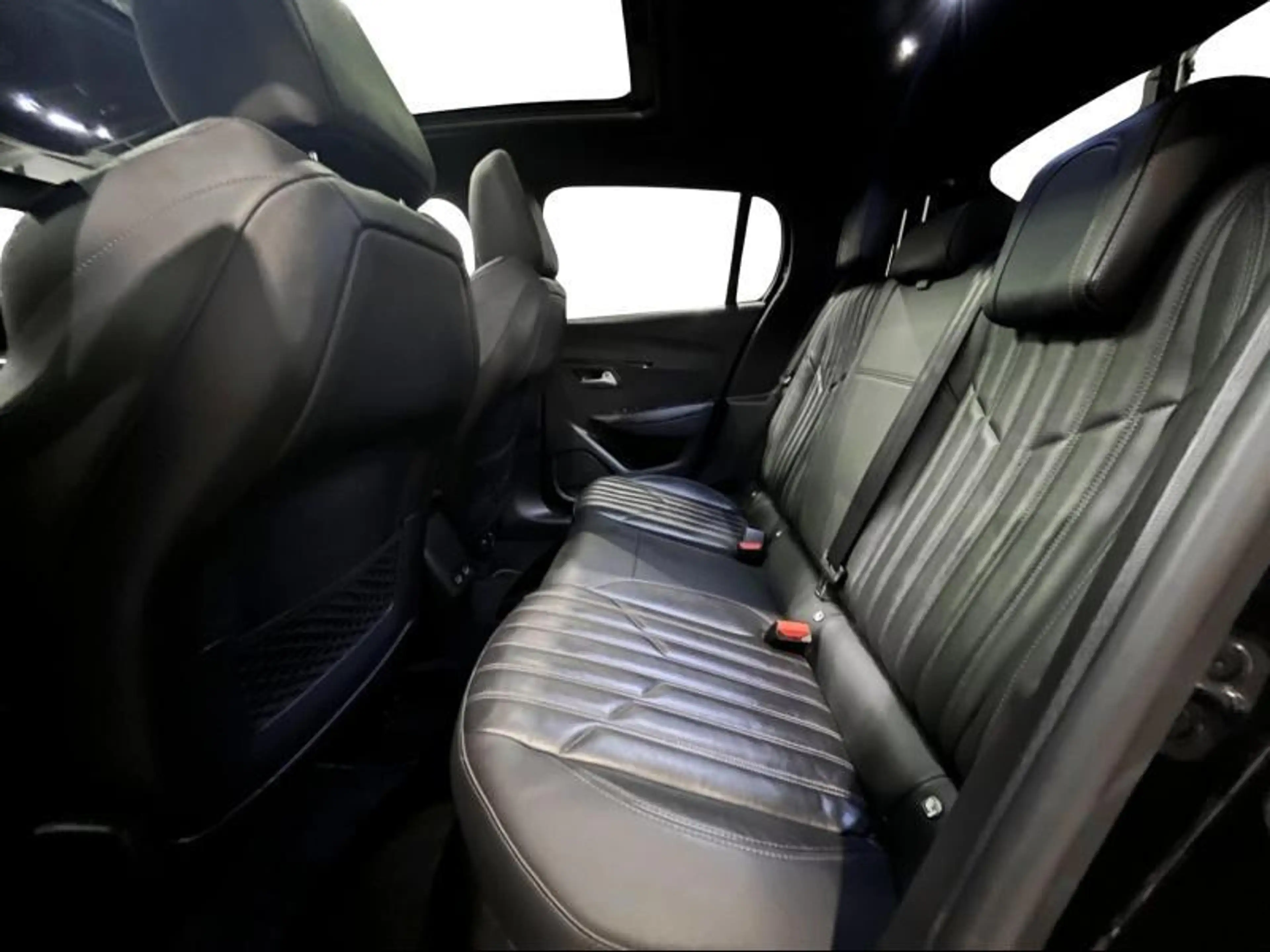Peugeot 208 GT Line | 360° | Carplay | — photo 11