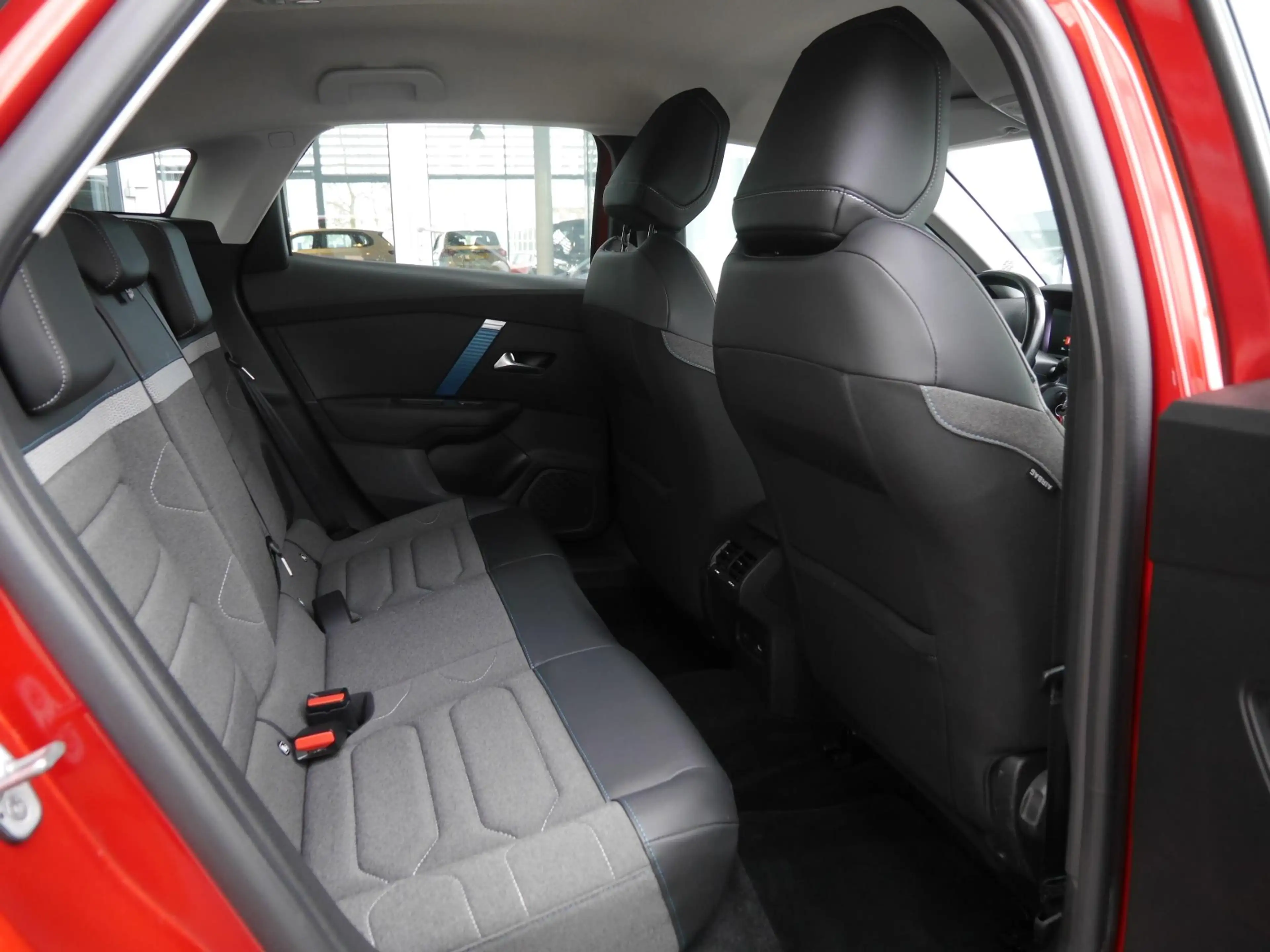 Citroen E-C4 Electric Feel Edition 50 kWh | Stoel en stuurverwarming | H — photo 13
