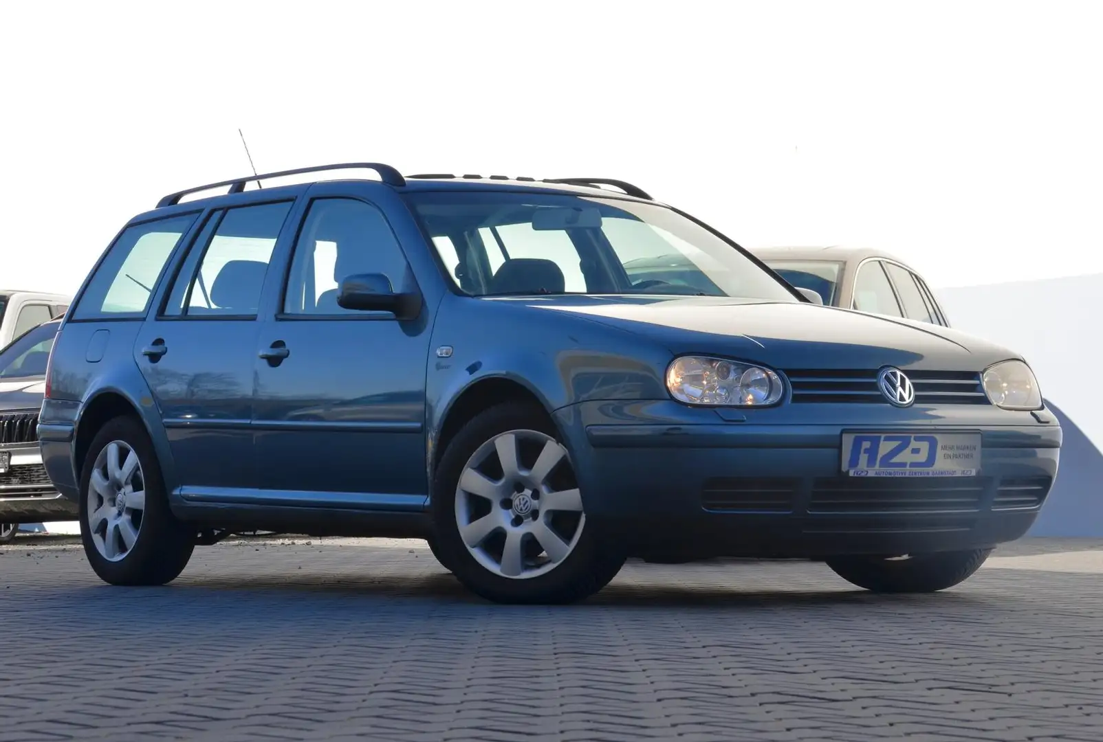 Volkswagen Golf 4 1.6 FSI DAB PANO S-DACH SITZHZ KLIMA Bleu - 2