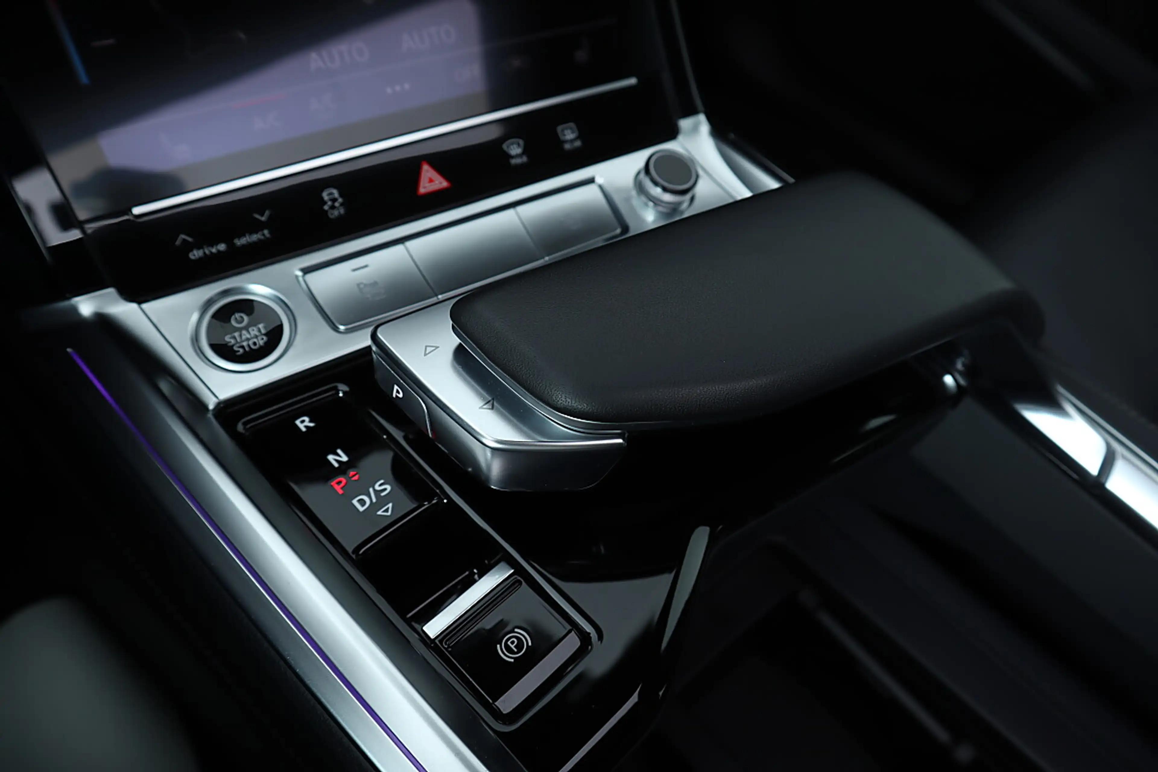 Audi e-tron 55 quattro 95kWh S-line Vollausstattung! — photo 31