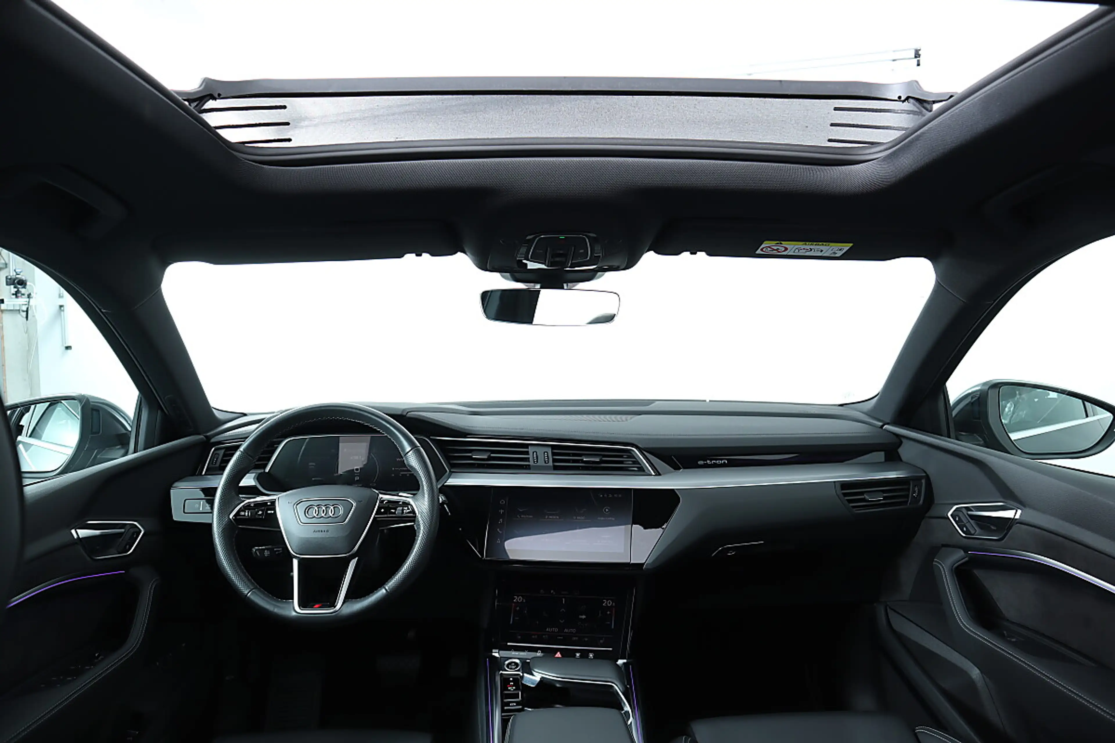 Audi e-tron 55 quattro 95kWh S-line Vollausstattung! — photo 22