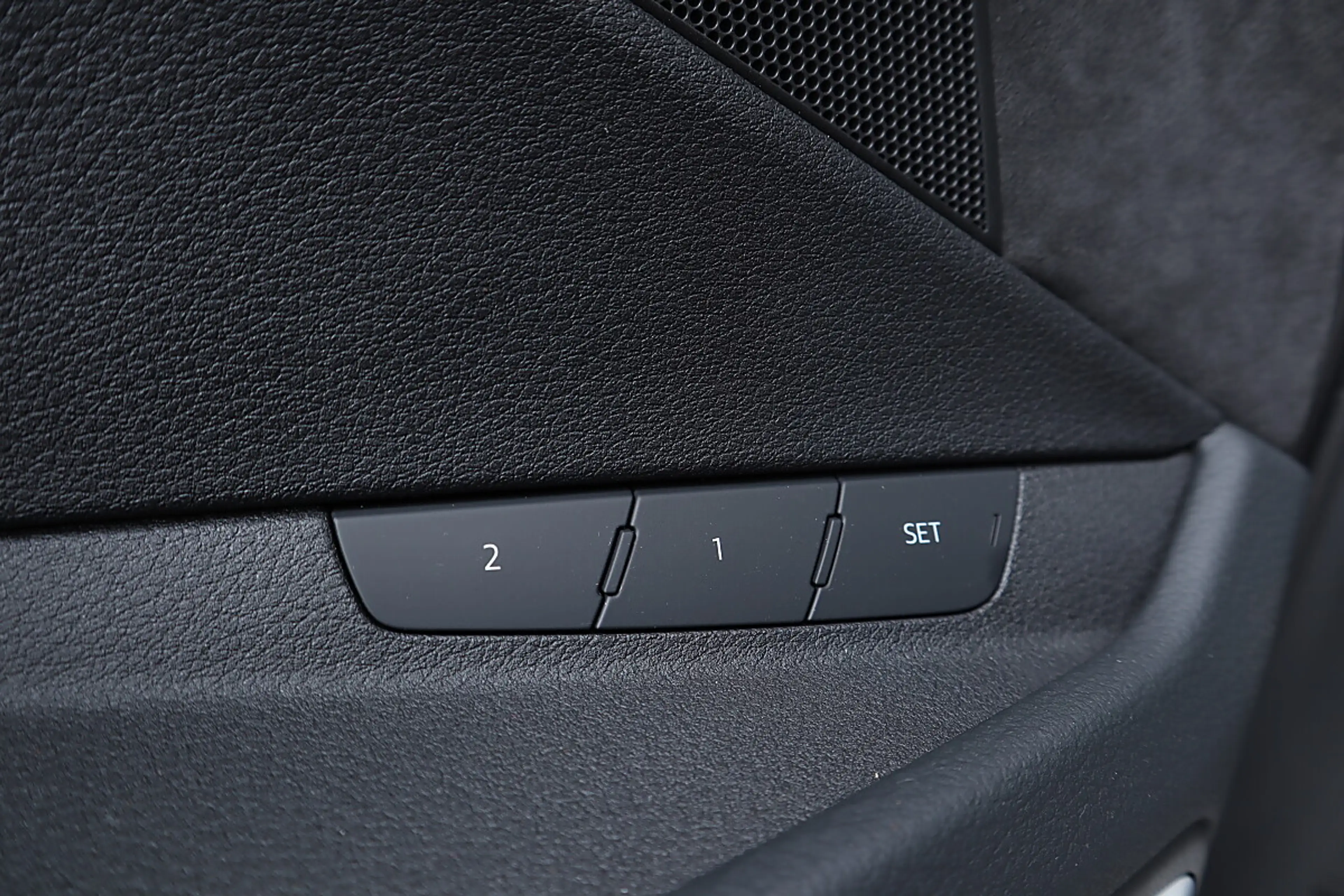 Audi e-tron 55 quattro 95kWh S-line Vollausstattung! — photo 25
