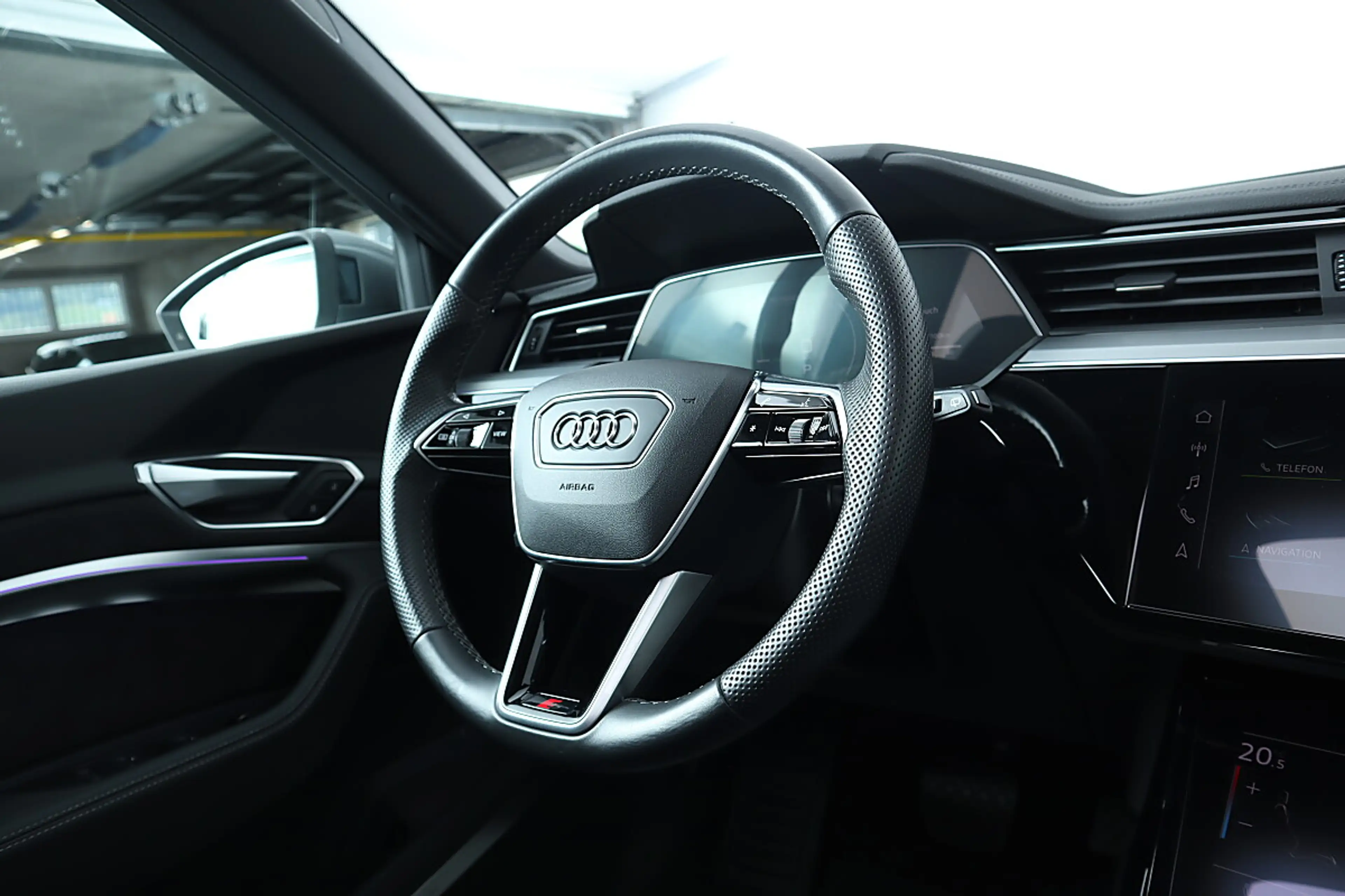 Audi e-tron 55 quattro 95kWh S-line Vollausstattung! — photo 21