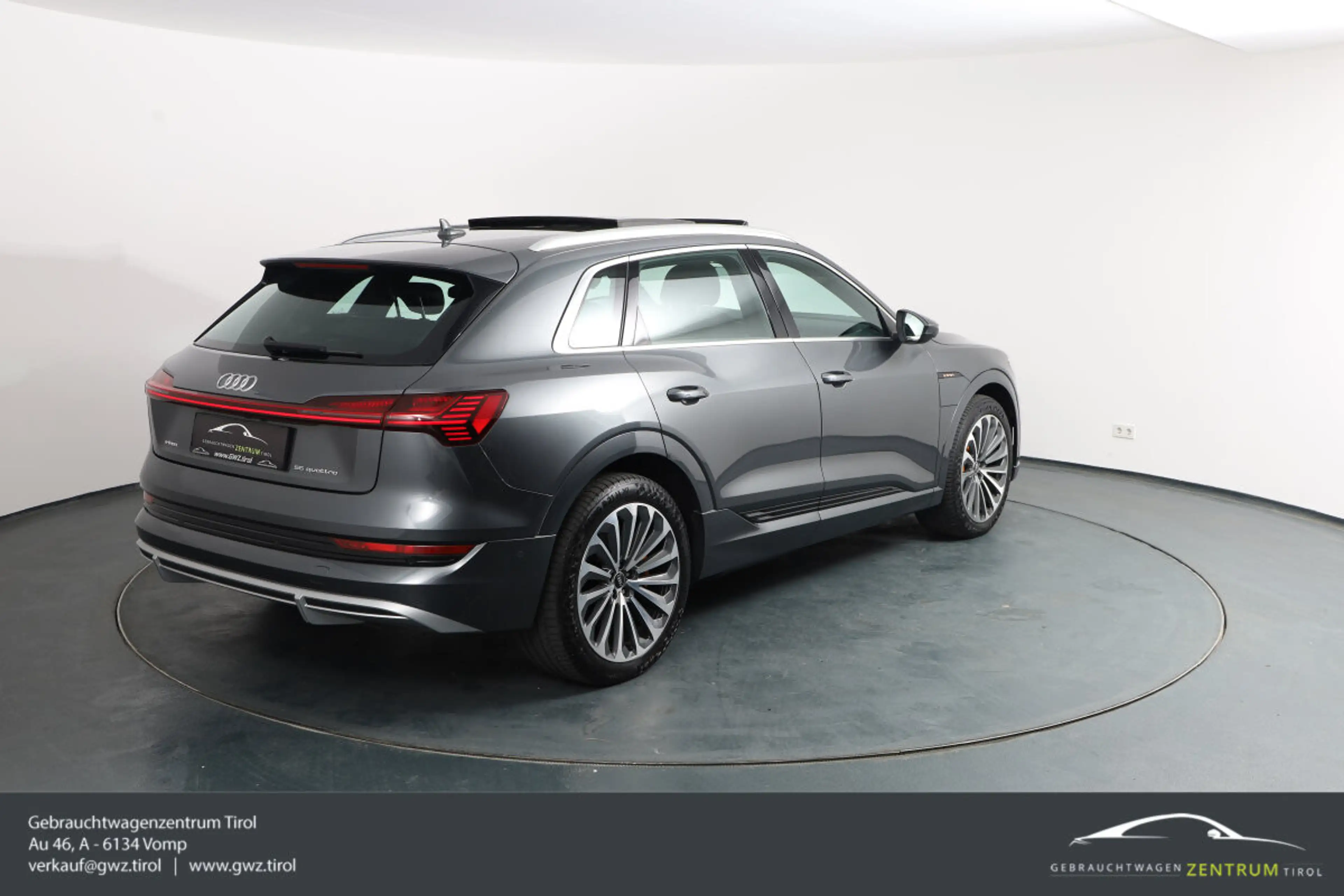 Audi e-tron 55 quattro 95kWh S-line Vollausstattung! — photo 7