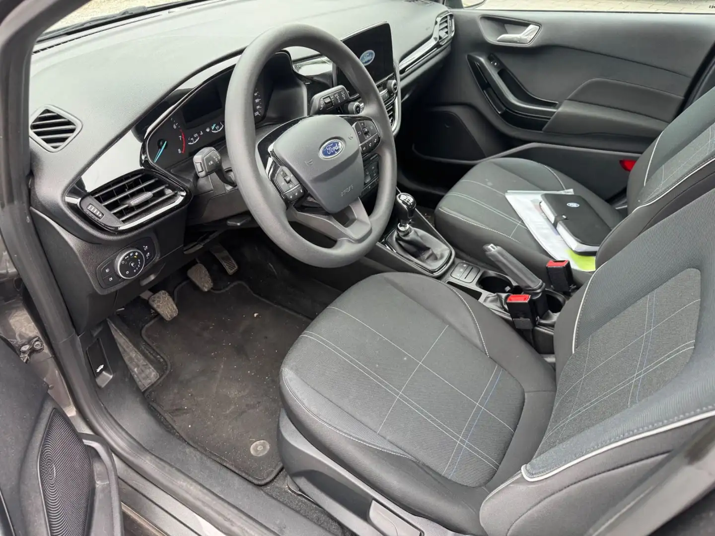 Ford Fiesta Cool & Connect Grau - 2