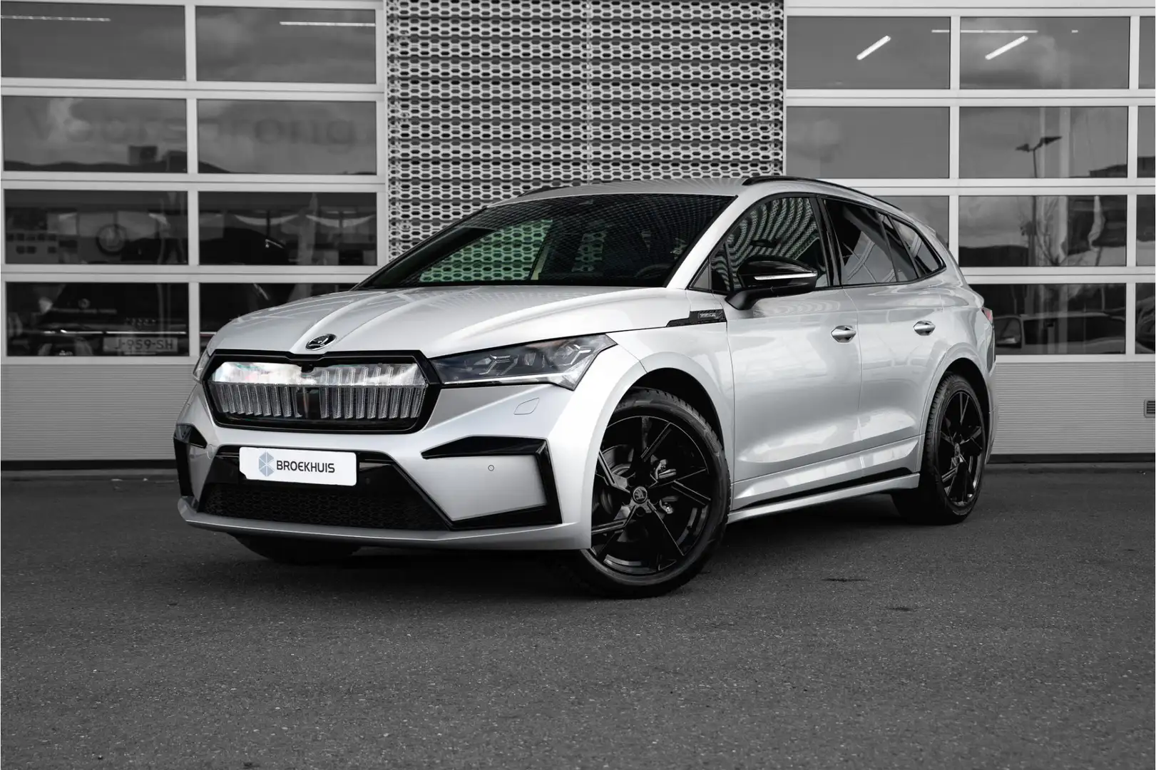 Skoda Enyaq 60 Sportline Zilver - 1