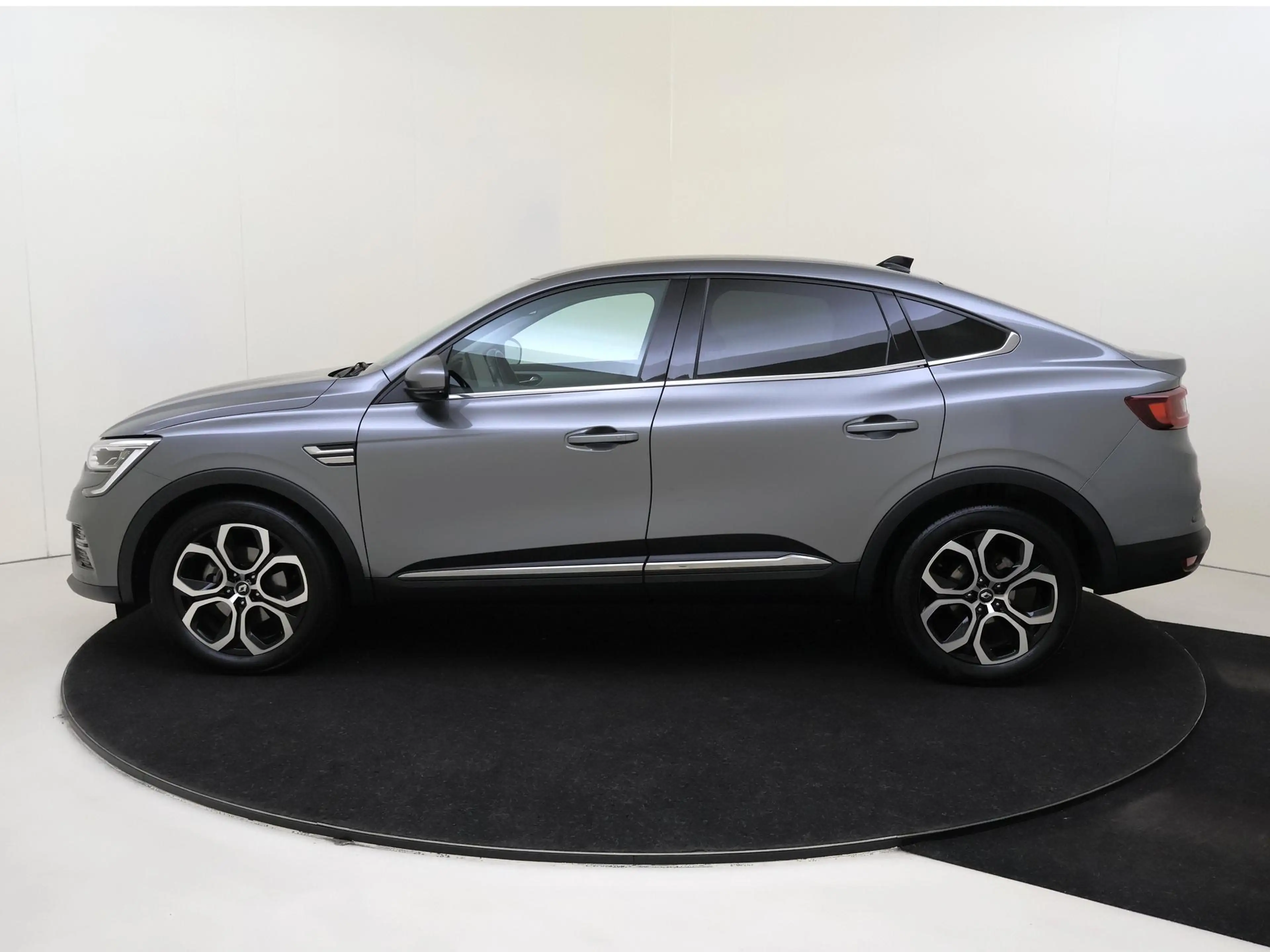 Renault Arkana 1.6 E-Tech Hybrid 145 Intens | navigatie | LM velg — photo 8