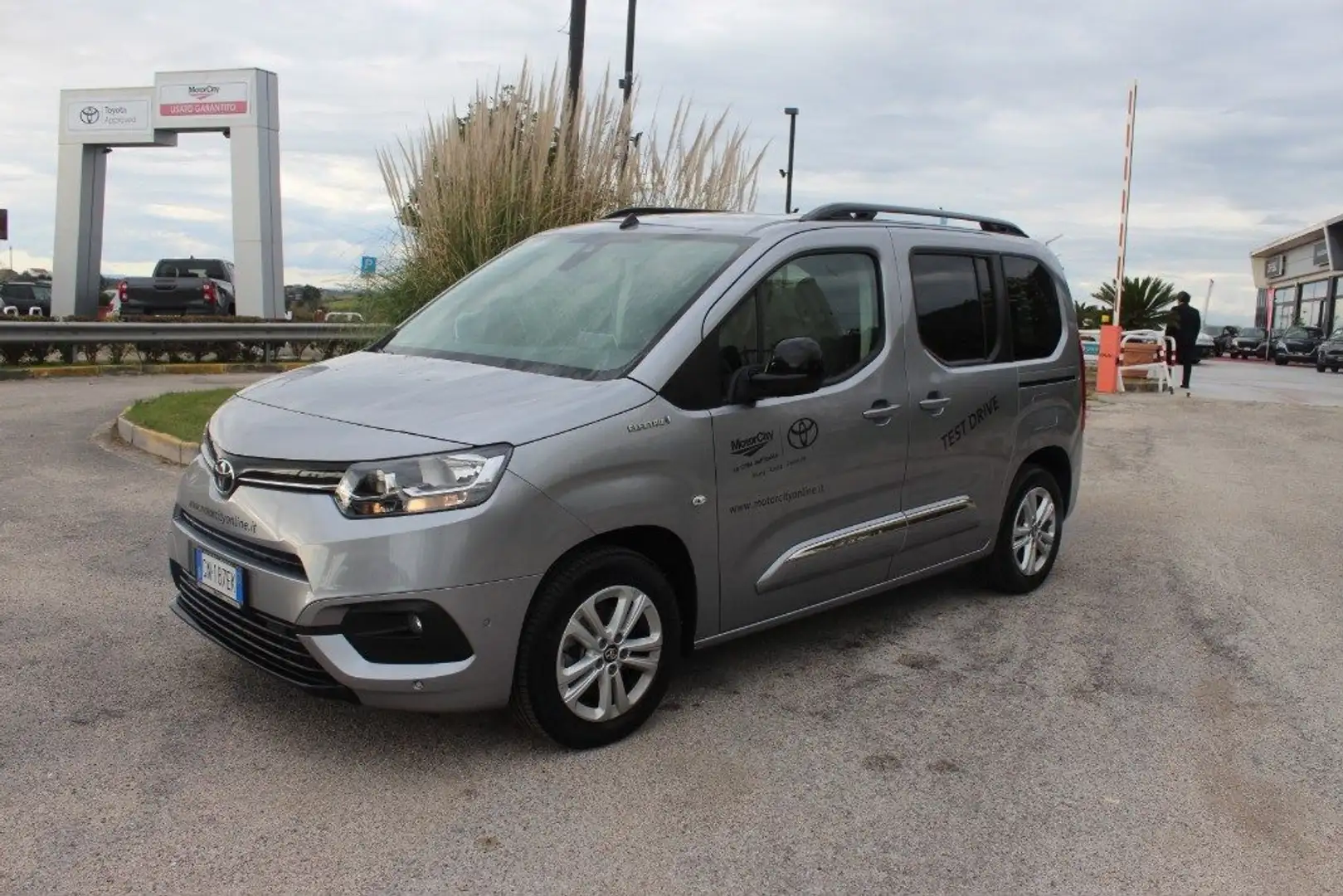 Toyota Proace City Verso Electric 50kWh L1 Short D Execut Grigio - 2