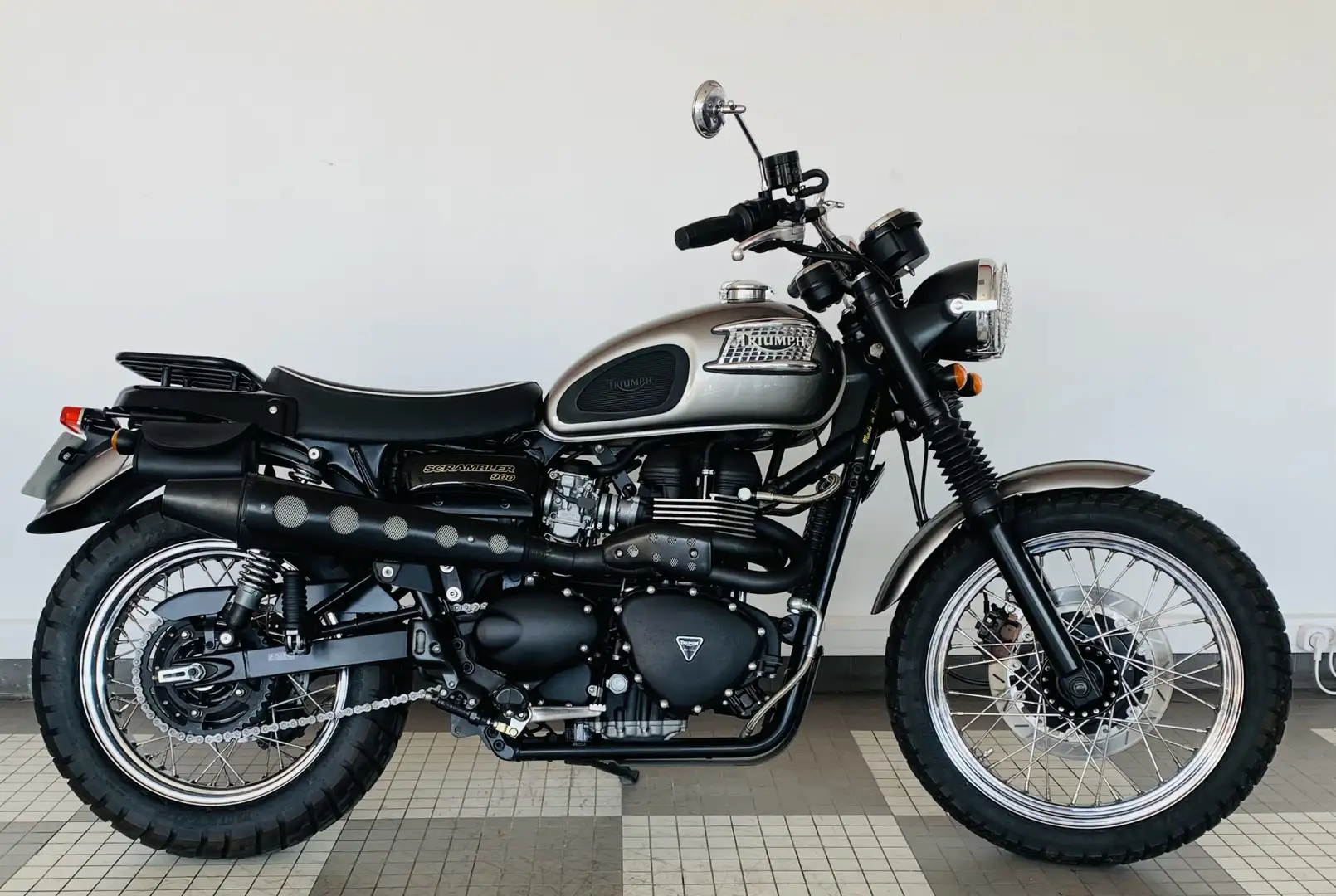 Triumph Scrambler Grau - 1