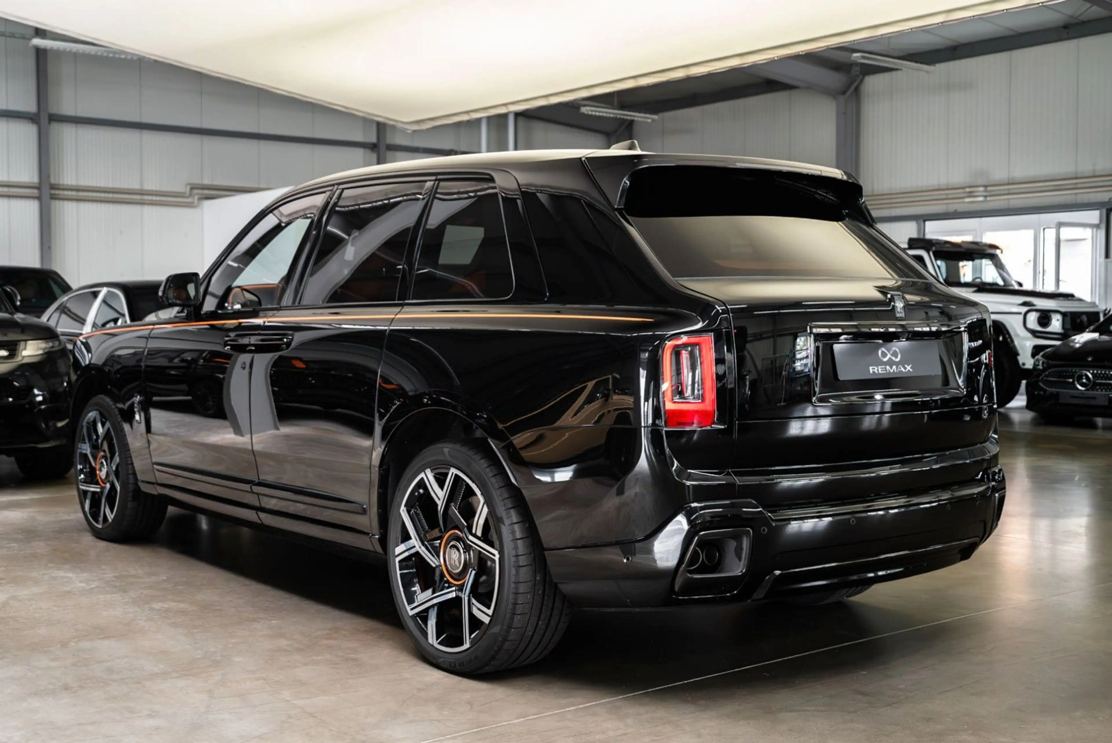 Rolls-Royce Cullinan Black Badge / PROD. 2026 / 4 Seats — photo 11