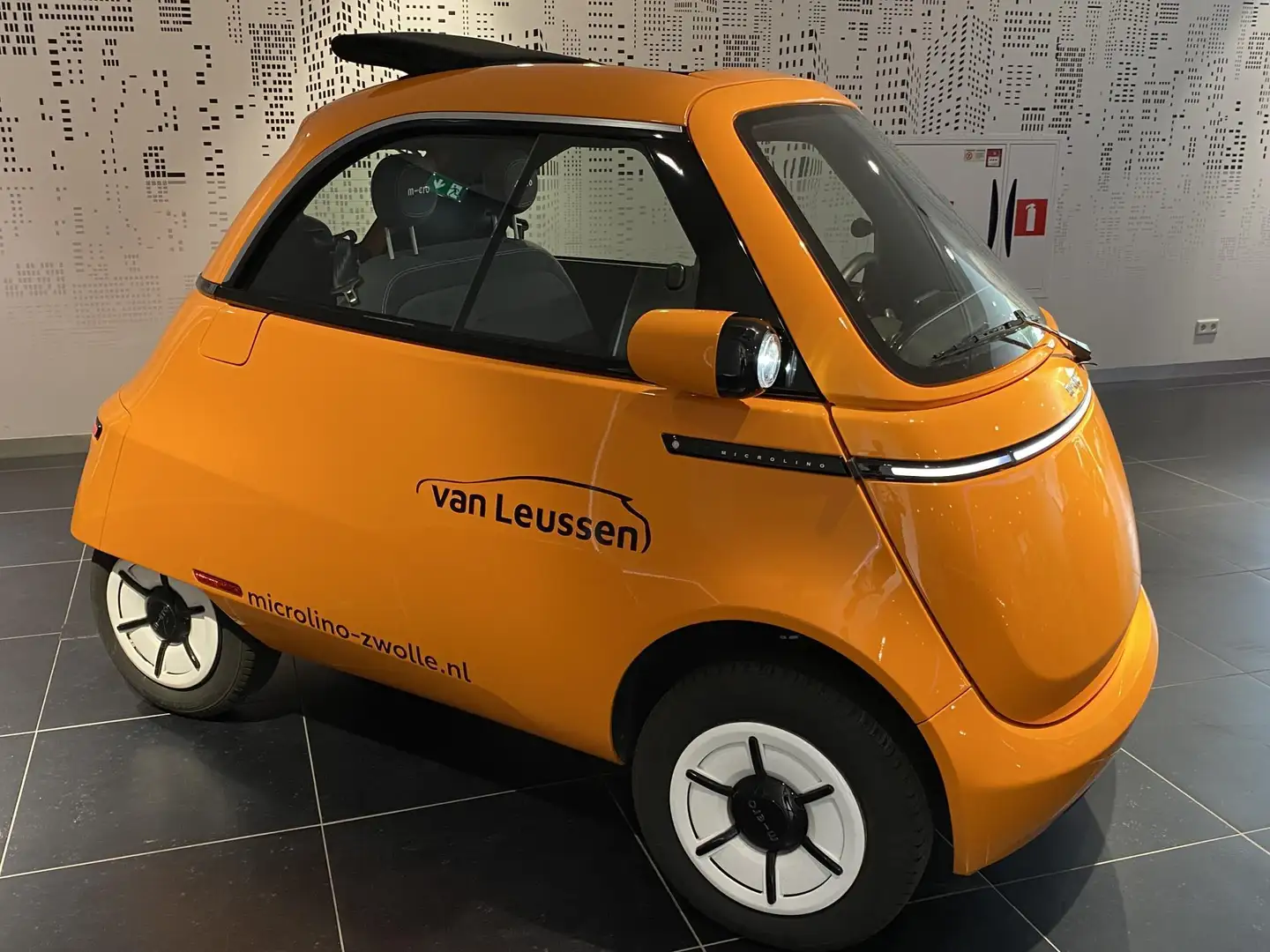 Micro Microlino COMPETIZIONE 10.5 kWh 100% ELEKTRISCH UNIEK EYECAT Portocaliu - 2