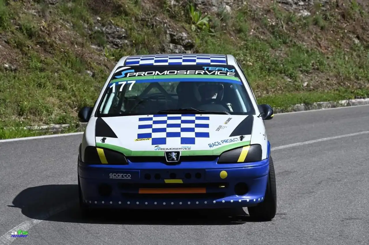 Peugeot 106 3p 1.6 16v Gti, foto 2