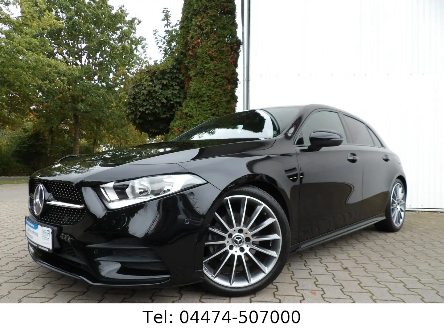 Mercedes-Benz A 200 A200 AMG Line Sportsitze Navi MBUX 19Zoll Noir - 1