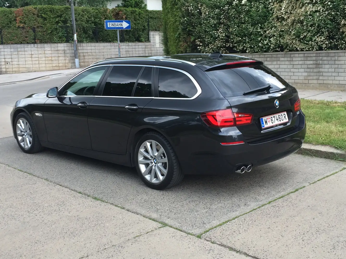 BMW 530 530 XD Touring Österreich-Paket  X Drive Schwarz - 2