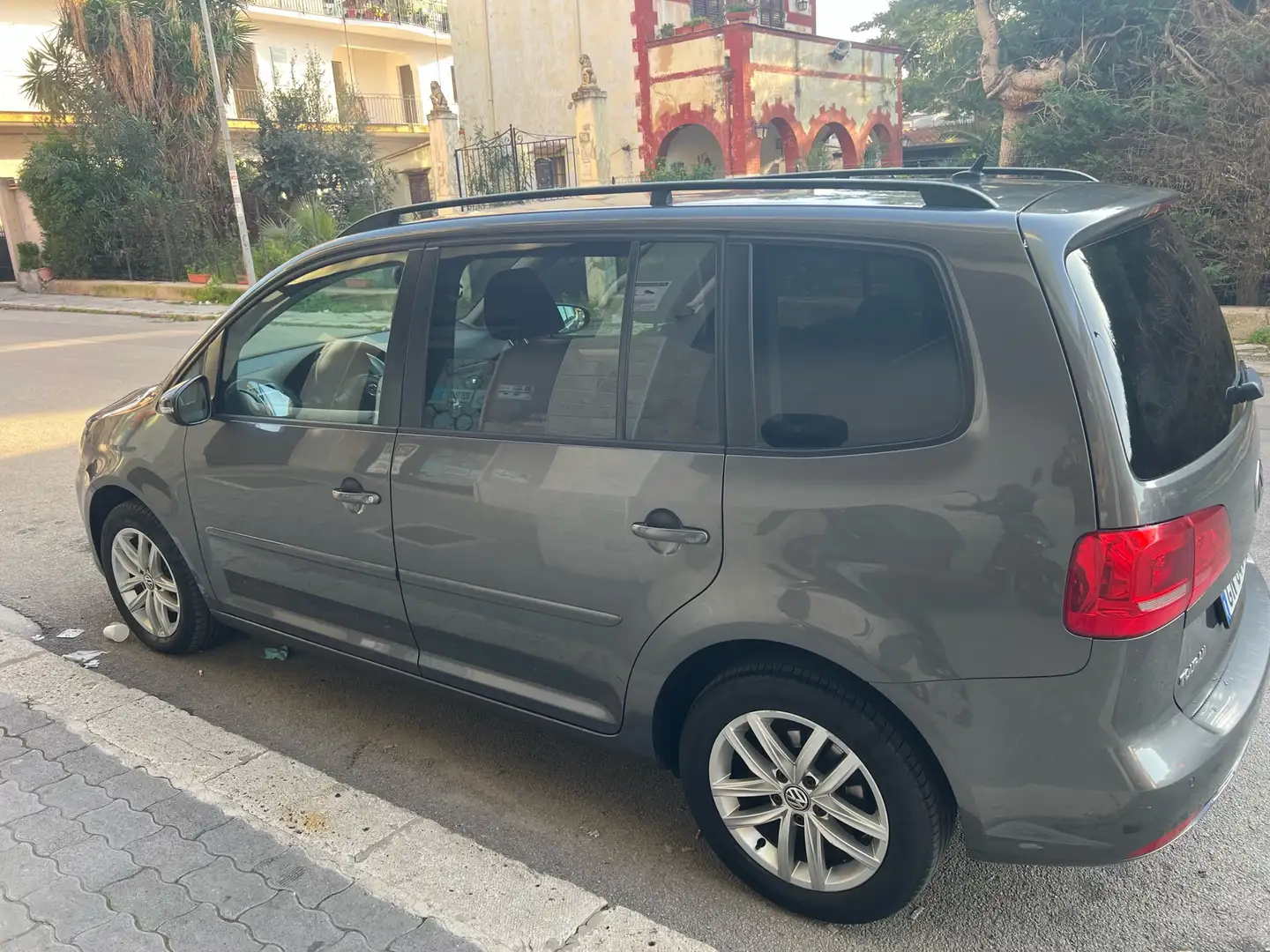 Volkswagen Touran confortline Grigio - 2