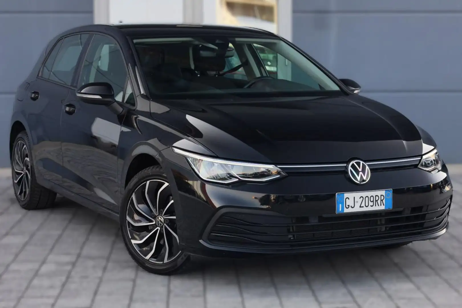 Volkswagen Golf 1.0 eTSI EVO DSG Life Nero - 1
