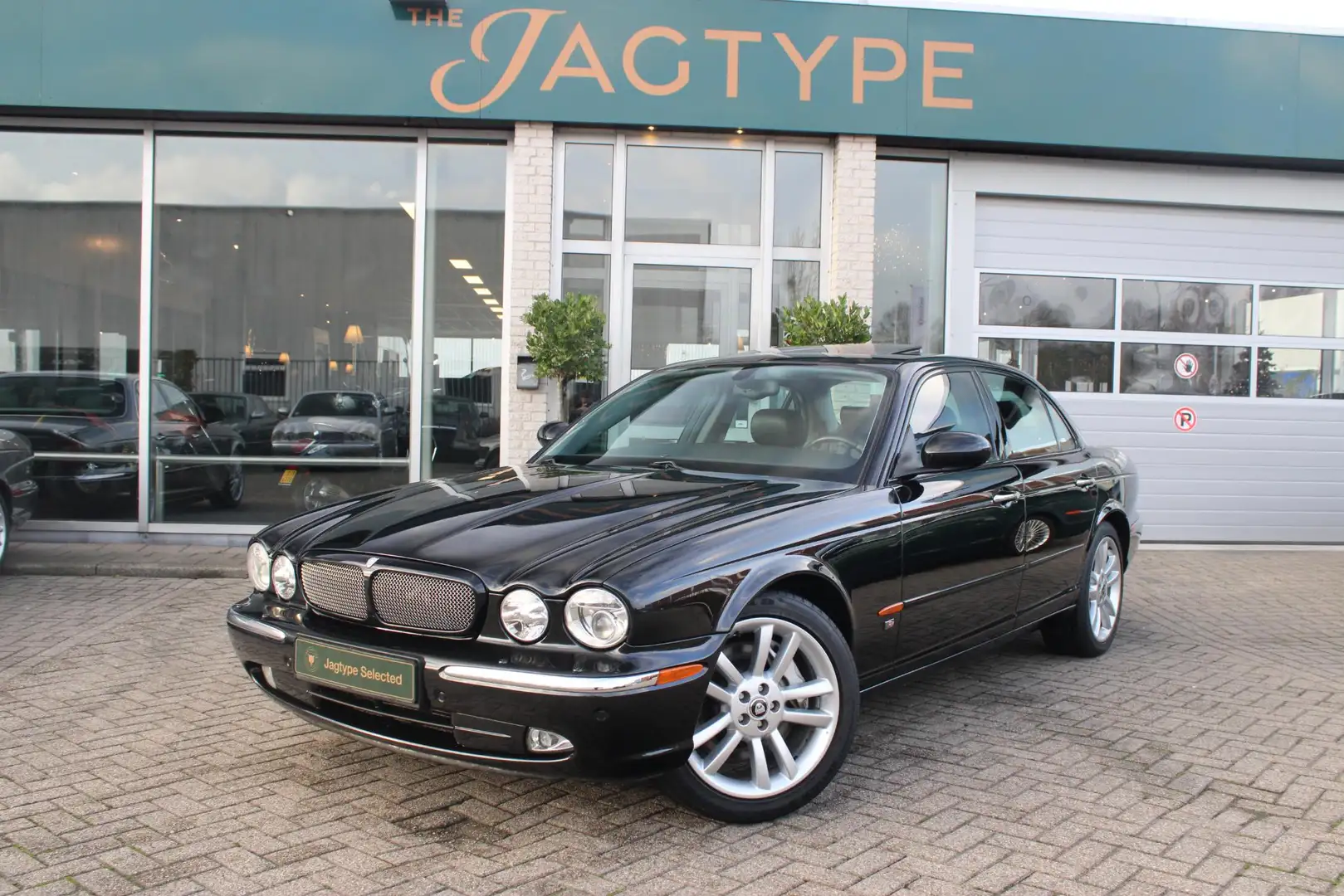 Jaguar XJR 4.2 V8 S/C - 1