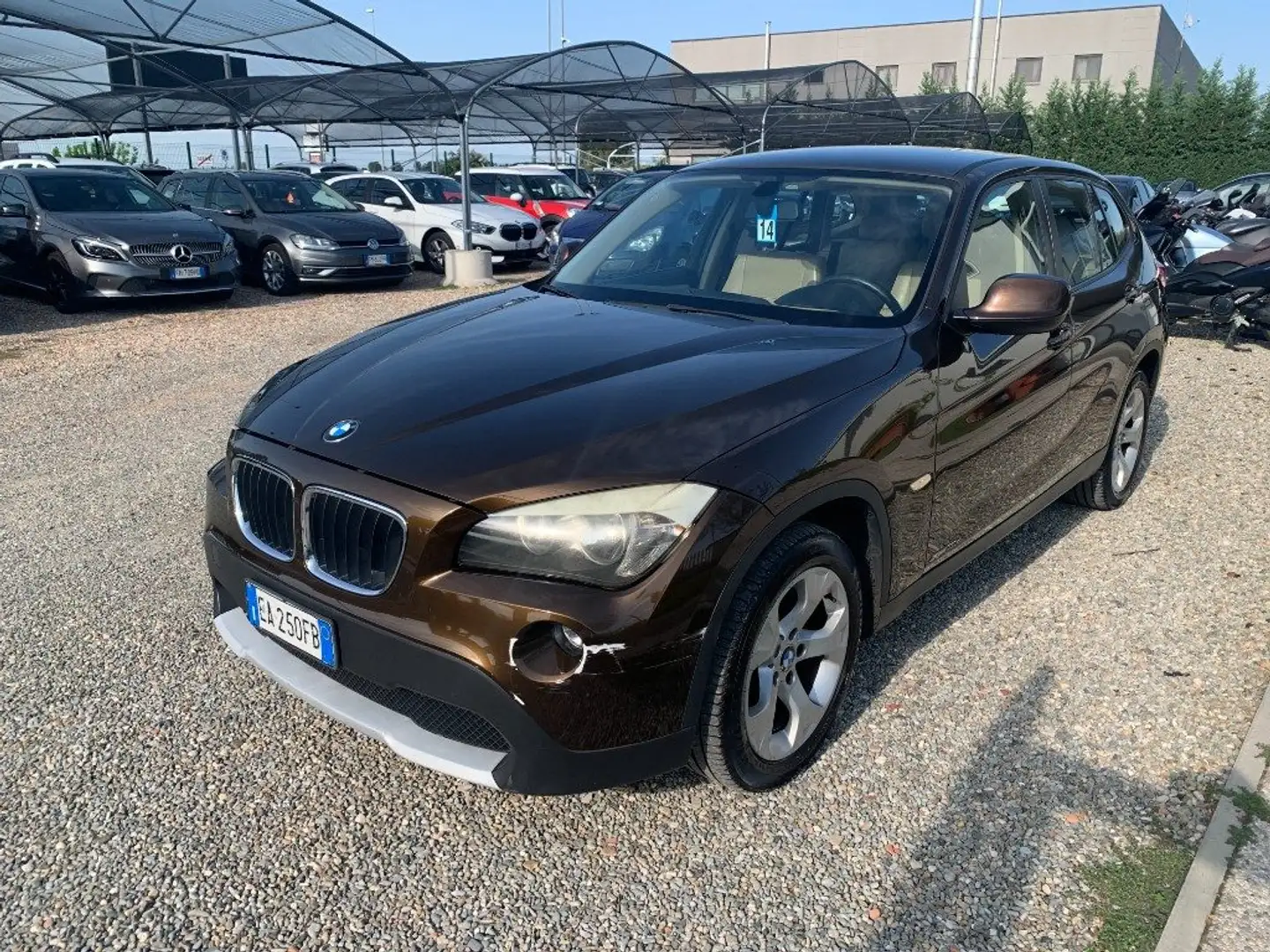 BMW X1 xDrive20d Futura Marrone - 1