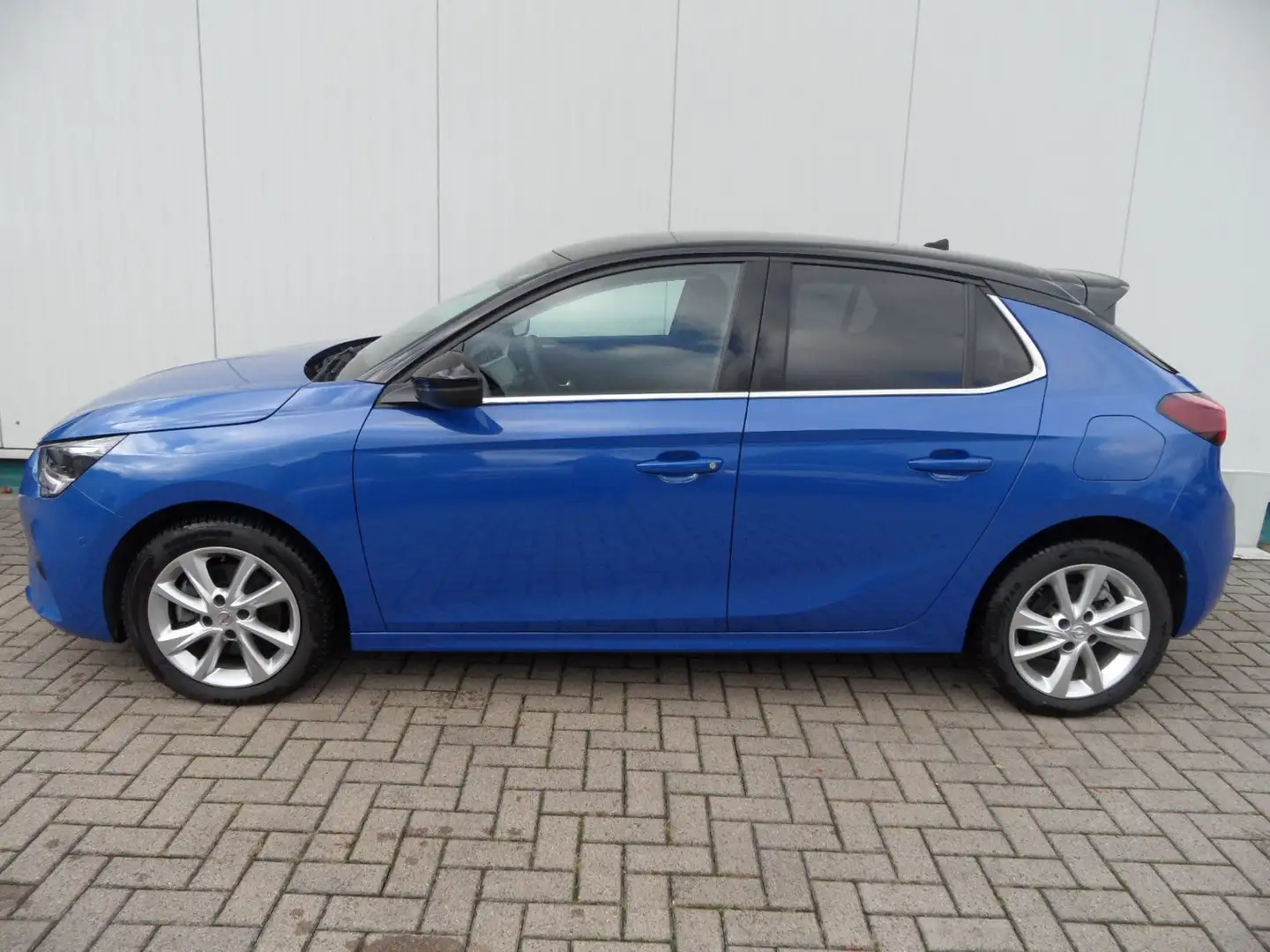 Opel Corsa 1,2 Elegance+Sitzhzg+Kamera+LED+Automatik Blauw - 1