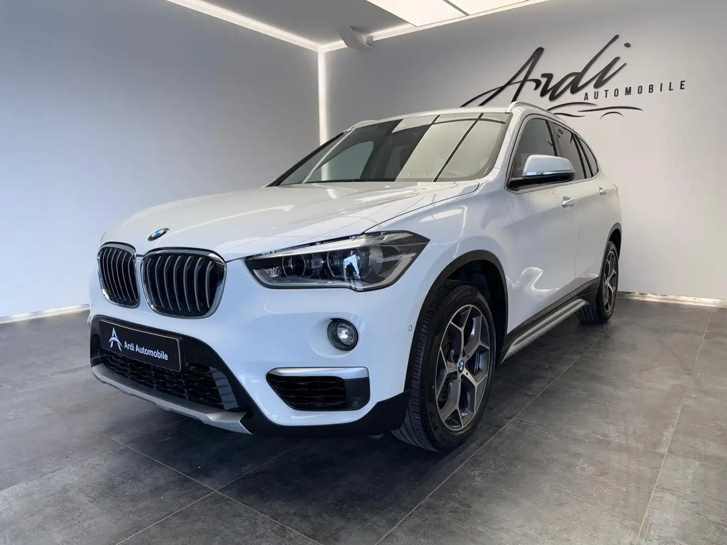BMW X1 1.5iA sDrive18 *GARANTIE 12 MOIS*1er PROPRIETAIRE* Wit - 1