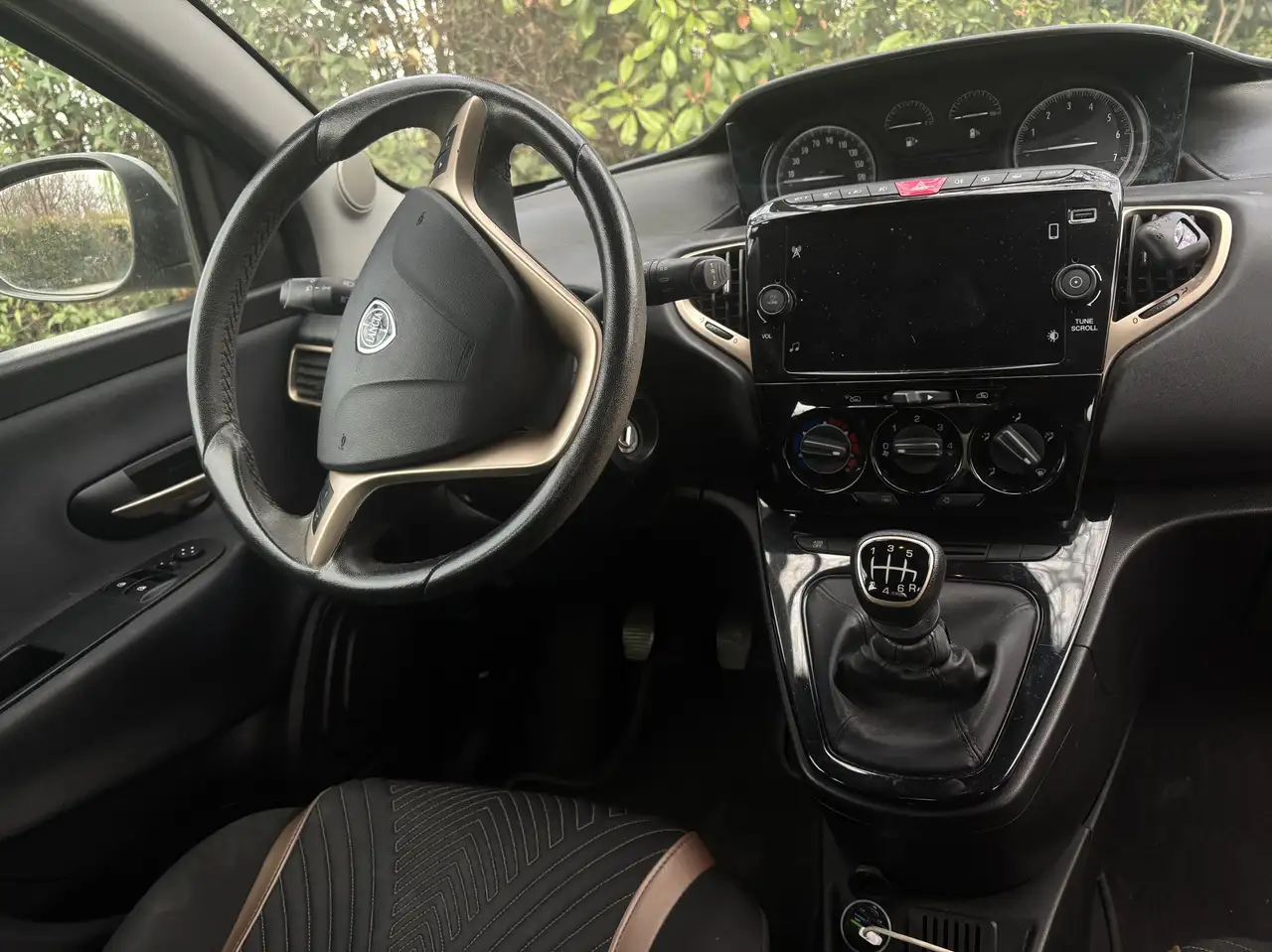 Lancia Ypsilon 2022 — фото 13