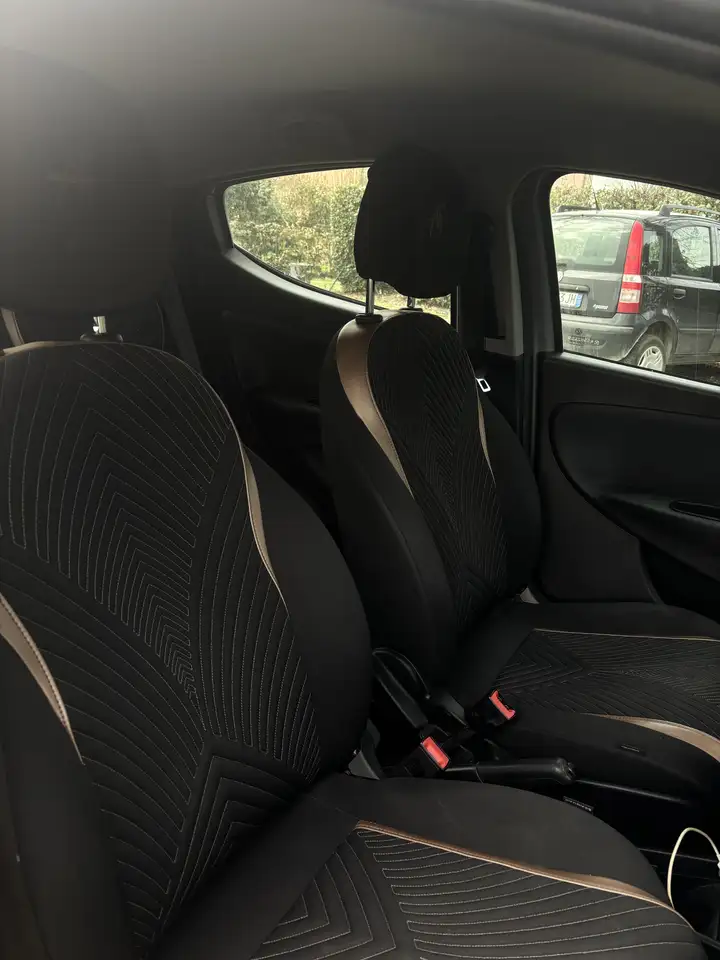 Lancia Ypsilon 2022 — фото 15