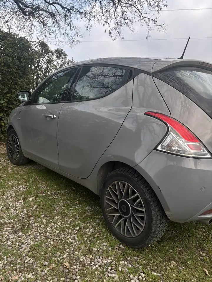 Lancia Ypsilon 2022 — фото 6