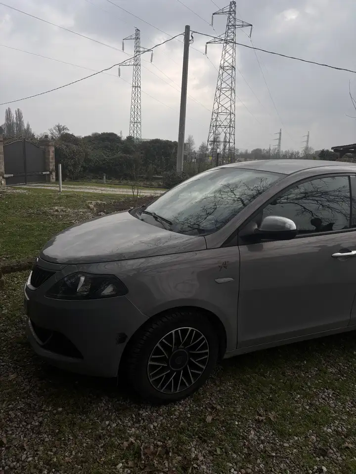 Lancia Ypsilon 2022 — фото 8