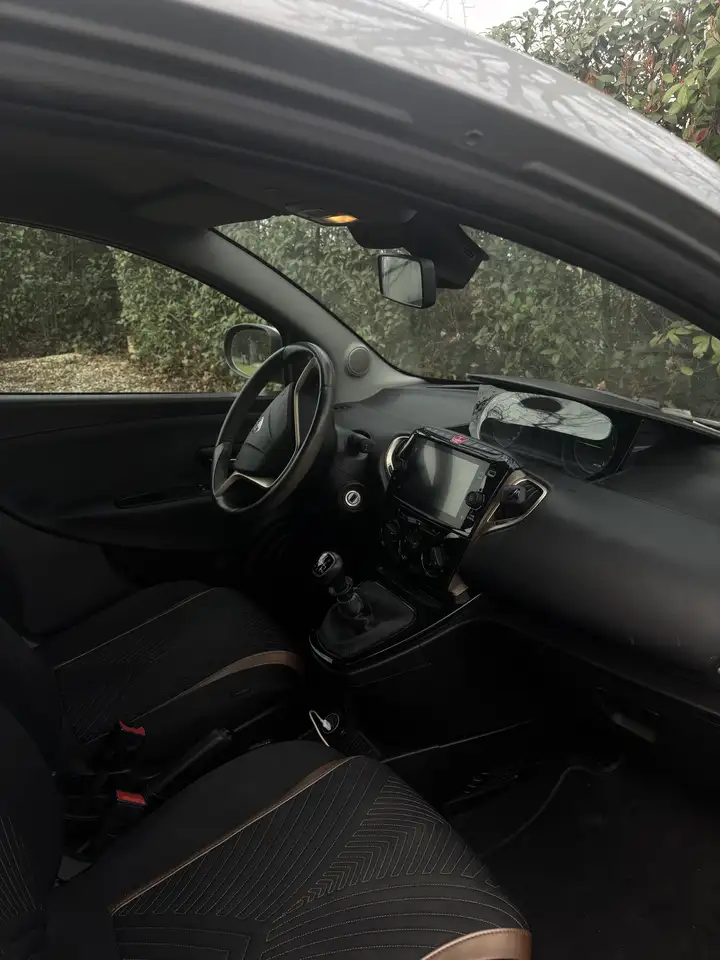 Lancia Ypsilon 2022 — фото 14
