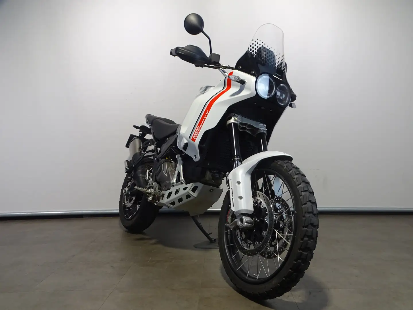 Ducati DesertX Wit - 2