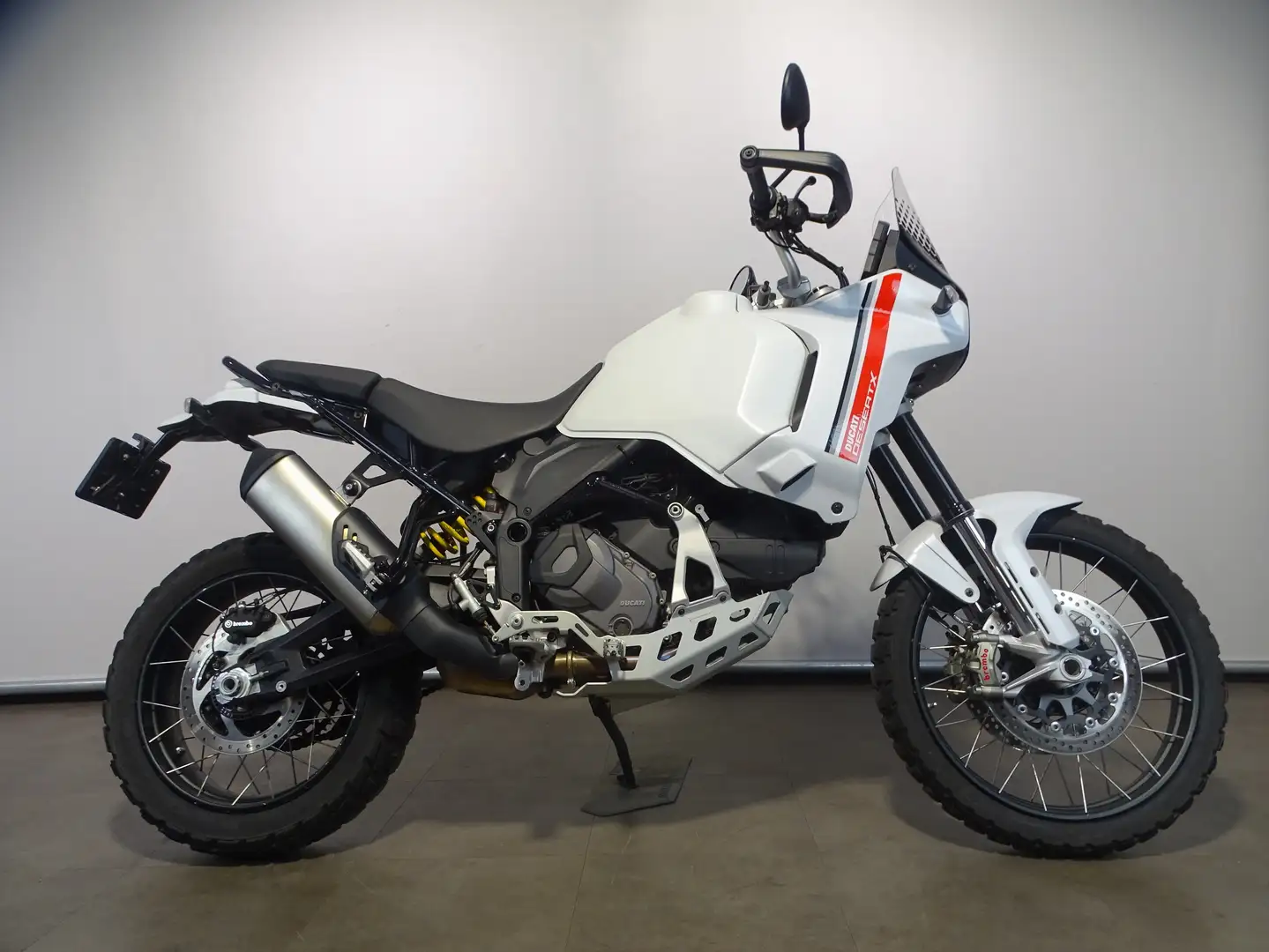 Ducati DesertX Wit - 1