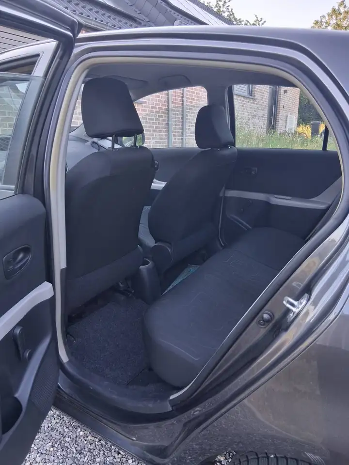 Toyota Yaris Yaris — photo 8