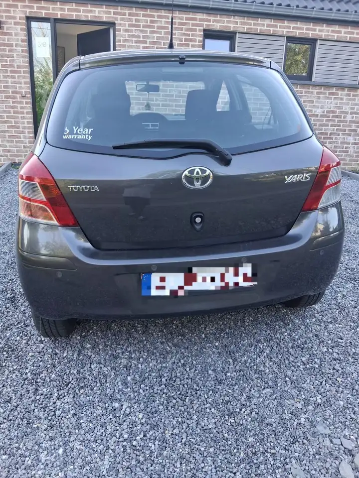 Toyota Yaris Yaris — photo 2