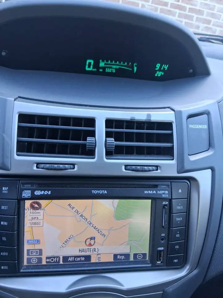 Toyota Yaris Yaris — photo 11