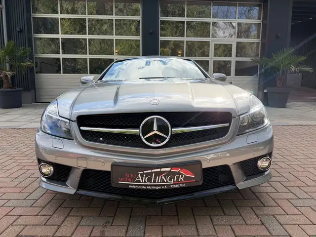 Mercedes-Benz SL view 2