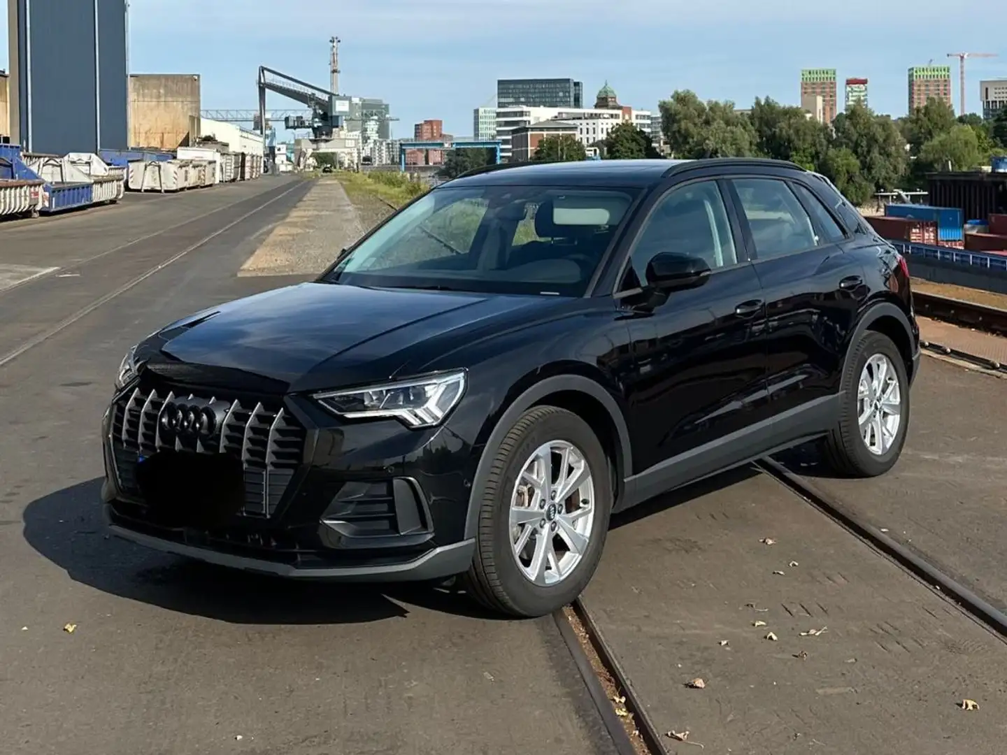 Audi Q3 Q3 40 TFSI quattro S tronic Schwarz - 1
