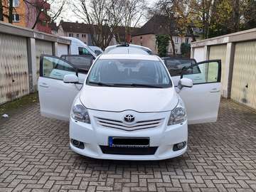 Corolla Verso 2.2 D-CAT DPF Executive