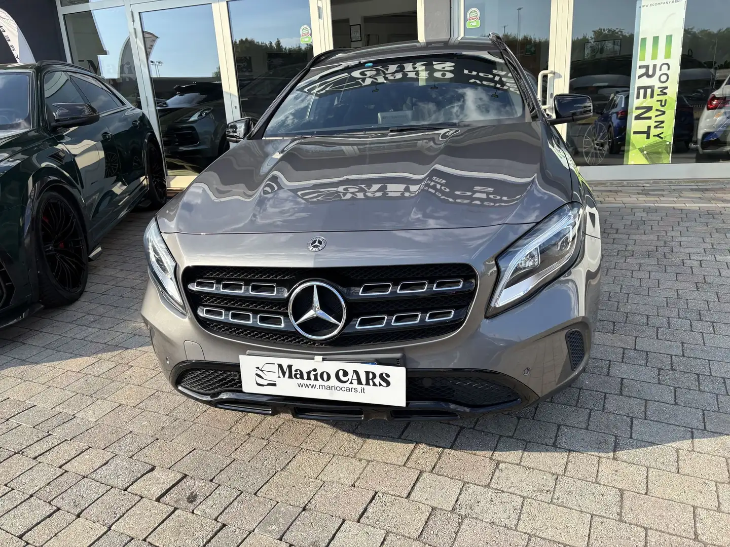 Mercedes-Benz GLA 180 GLA 180 d Automatic Sport Grau - 1
