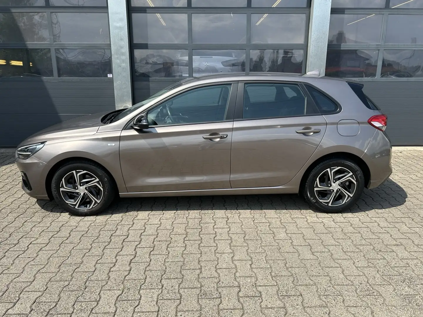 Hyundai i30 1.0 T-GDI 48V MHEV 120pk Comfort Smart Brun - 2