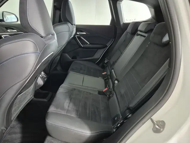 BMW X1 view 8