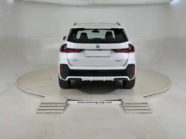 BMW X1 view 4