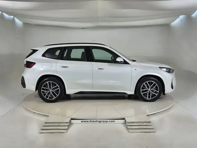 BMW X1 view 6