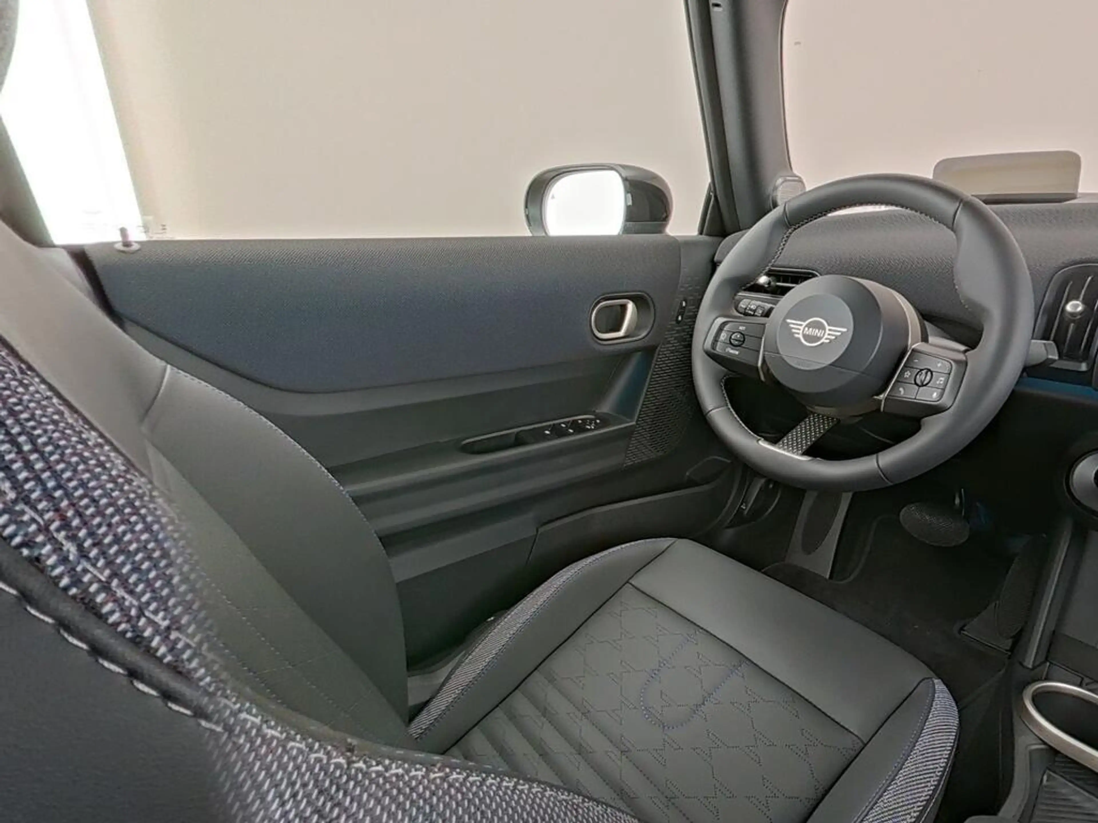 MINI Cooper C Cabrio 2.0 Favoured M — photo 4
