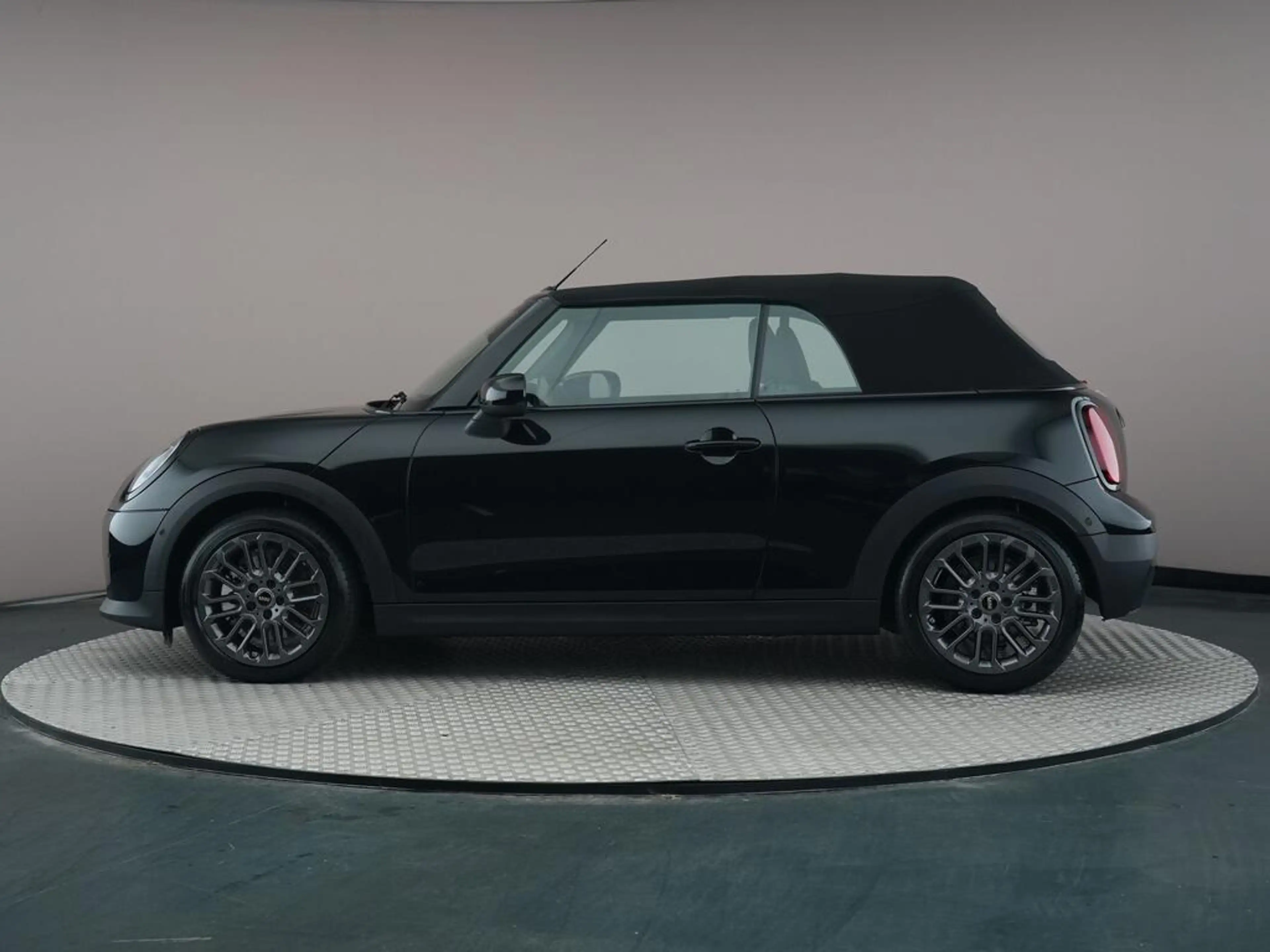 MINI Cooper C Cabrio 2.0 Favoured M — photo 8