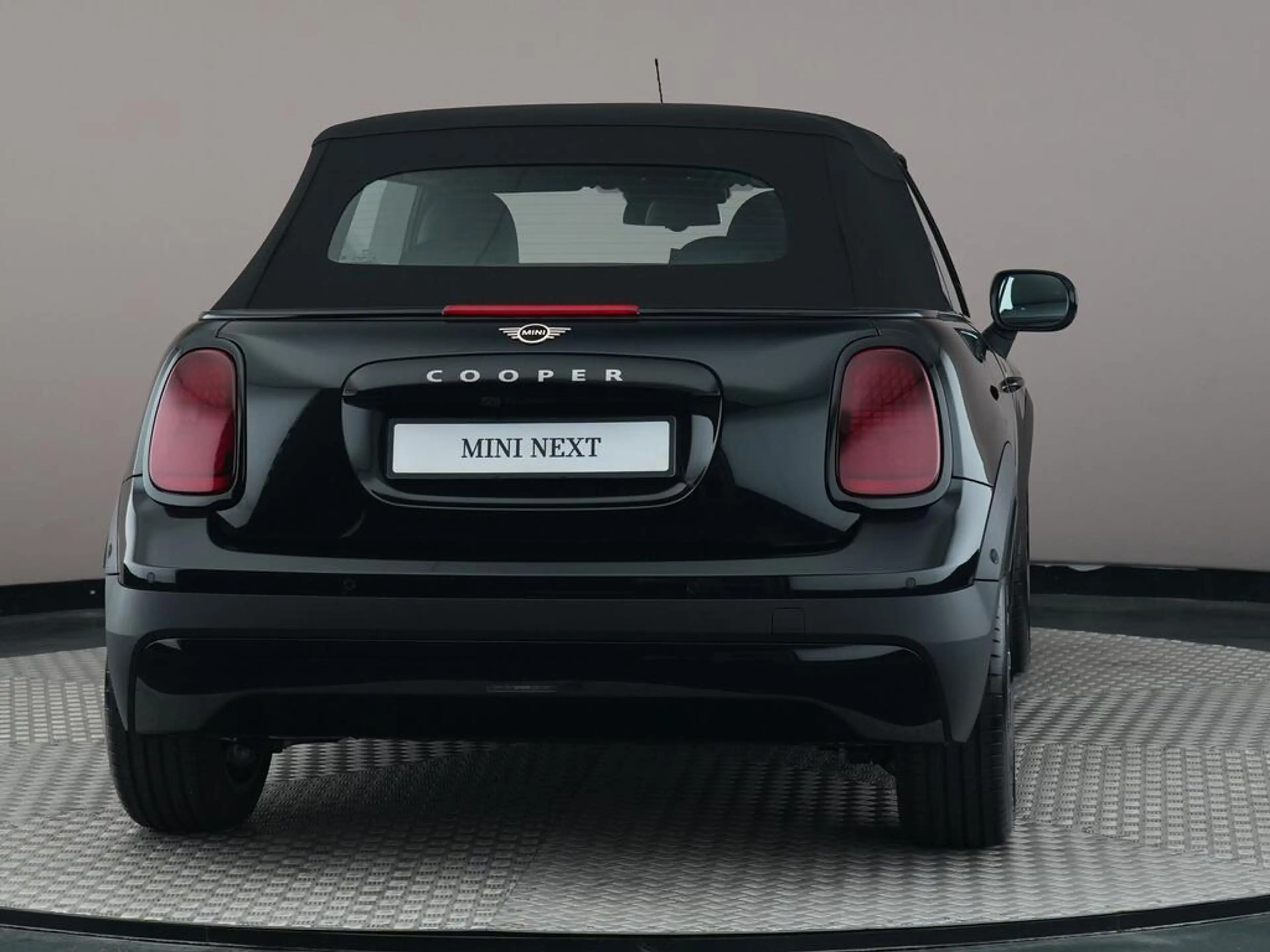 MINI Cooper C Cabrio 2.0 Favoured M — photo 9