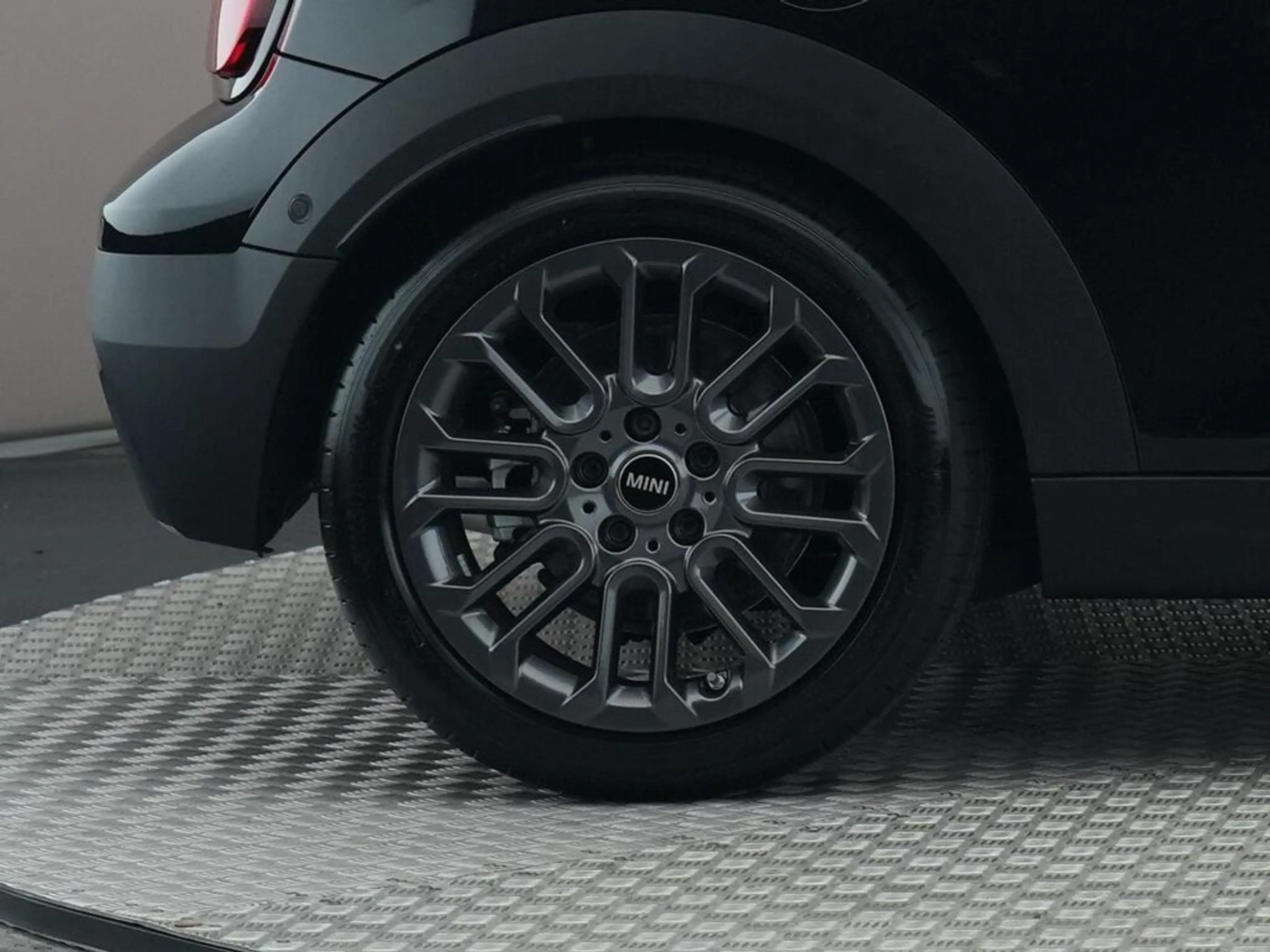 MINI Cooper C Cabrio 2.0 Favoured M — photo 15