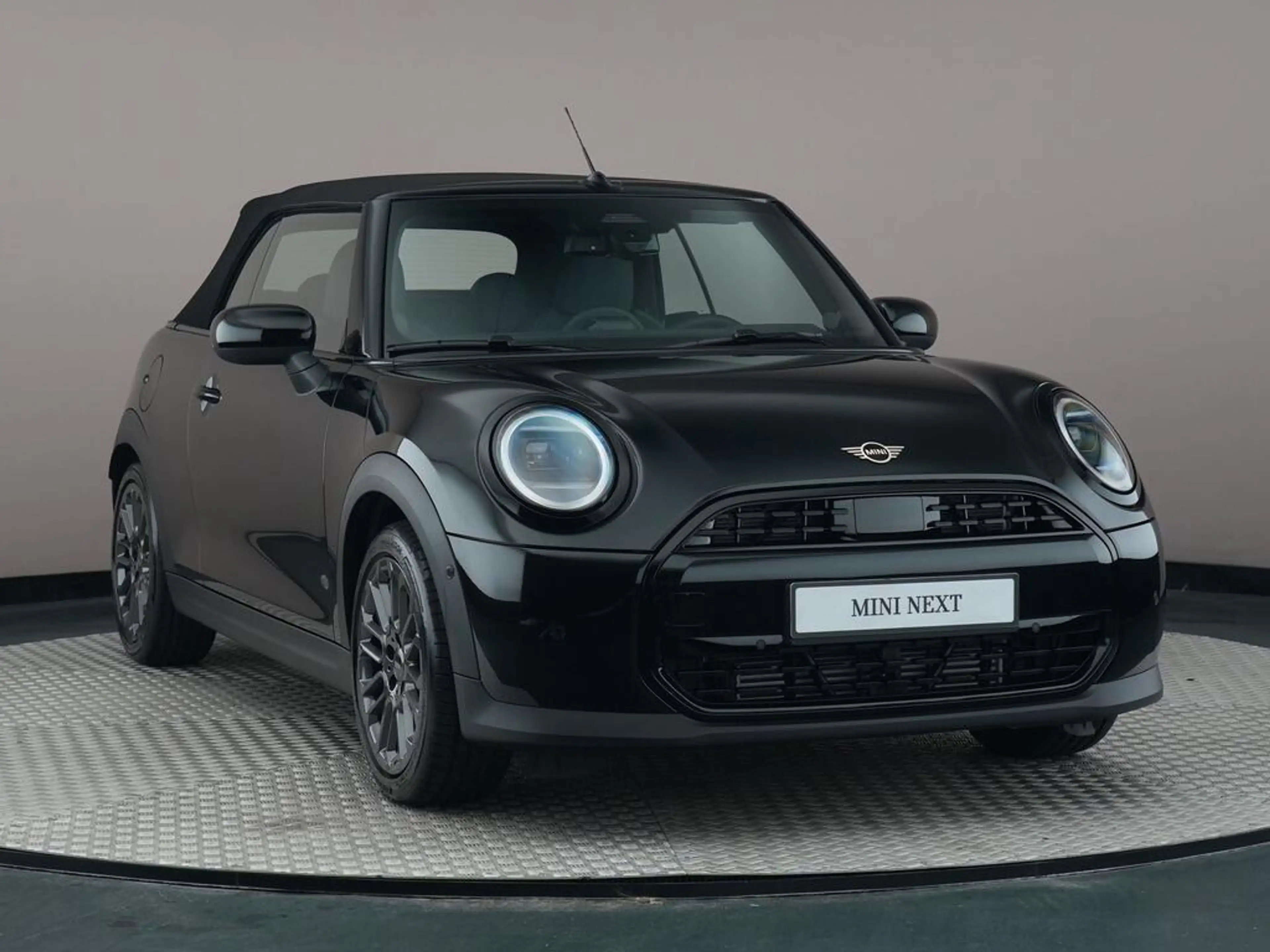 MINI Cooper C Cabrio 2.0 Favoured M — photo 3