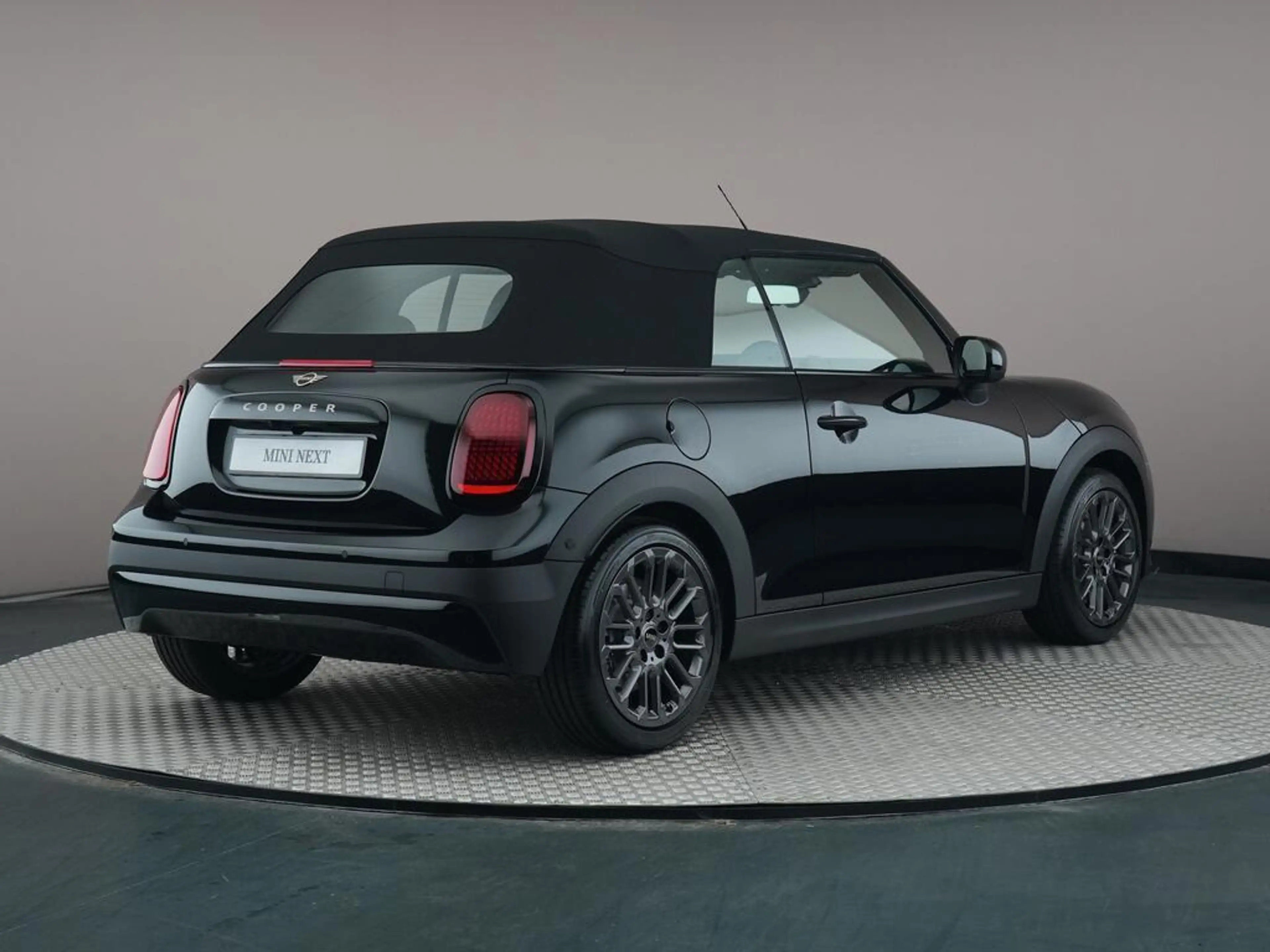 MINI Cooper C Cabrio 2.0 Favoured M — photo 10