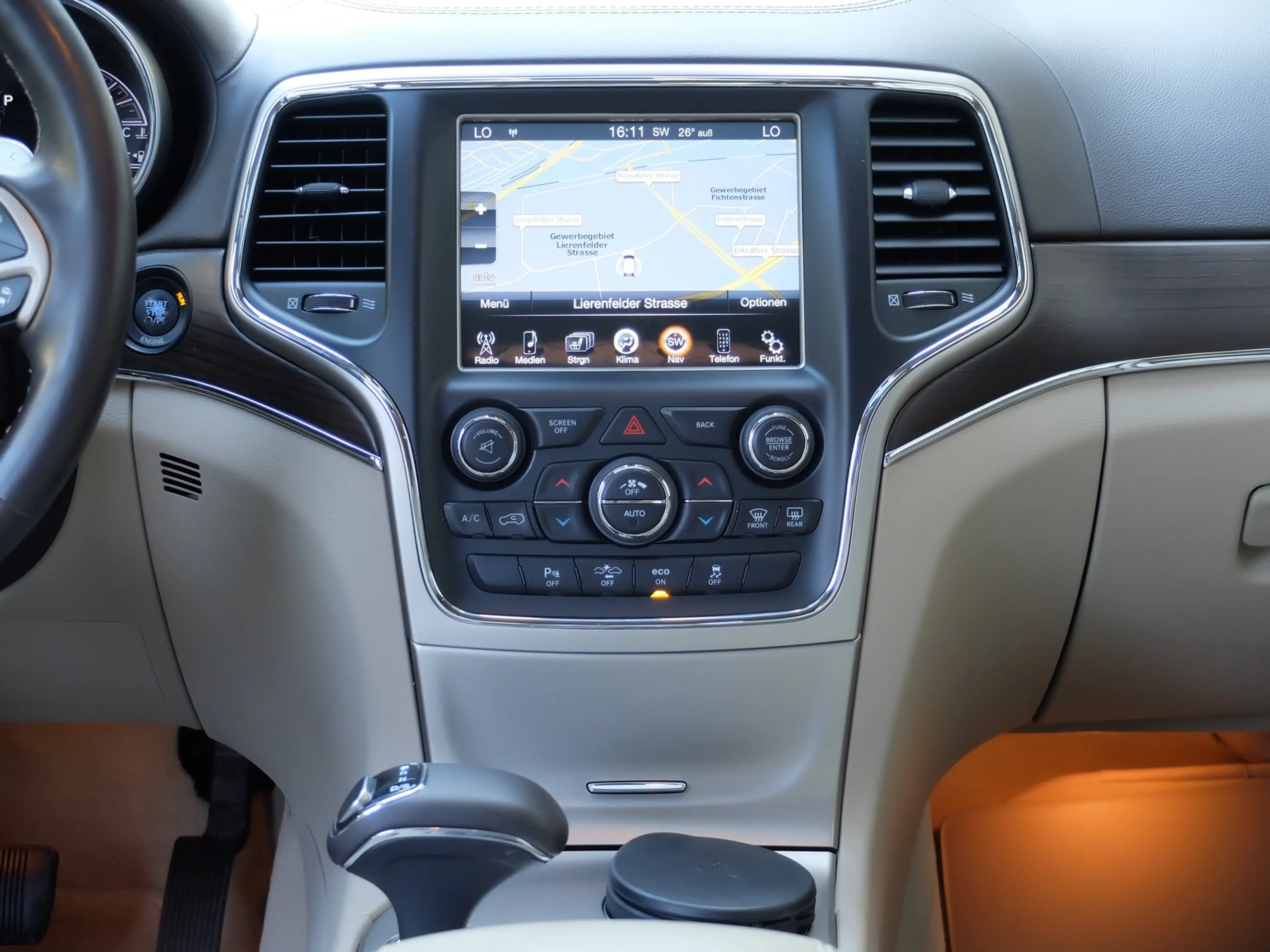 Jeep Grand Cherokee 3.0 CRD Overland Mega Optik AHK — photo 15