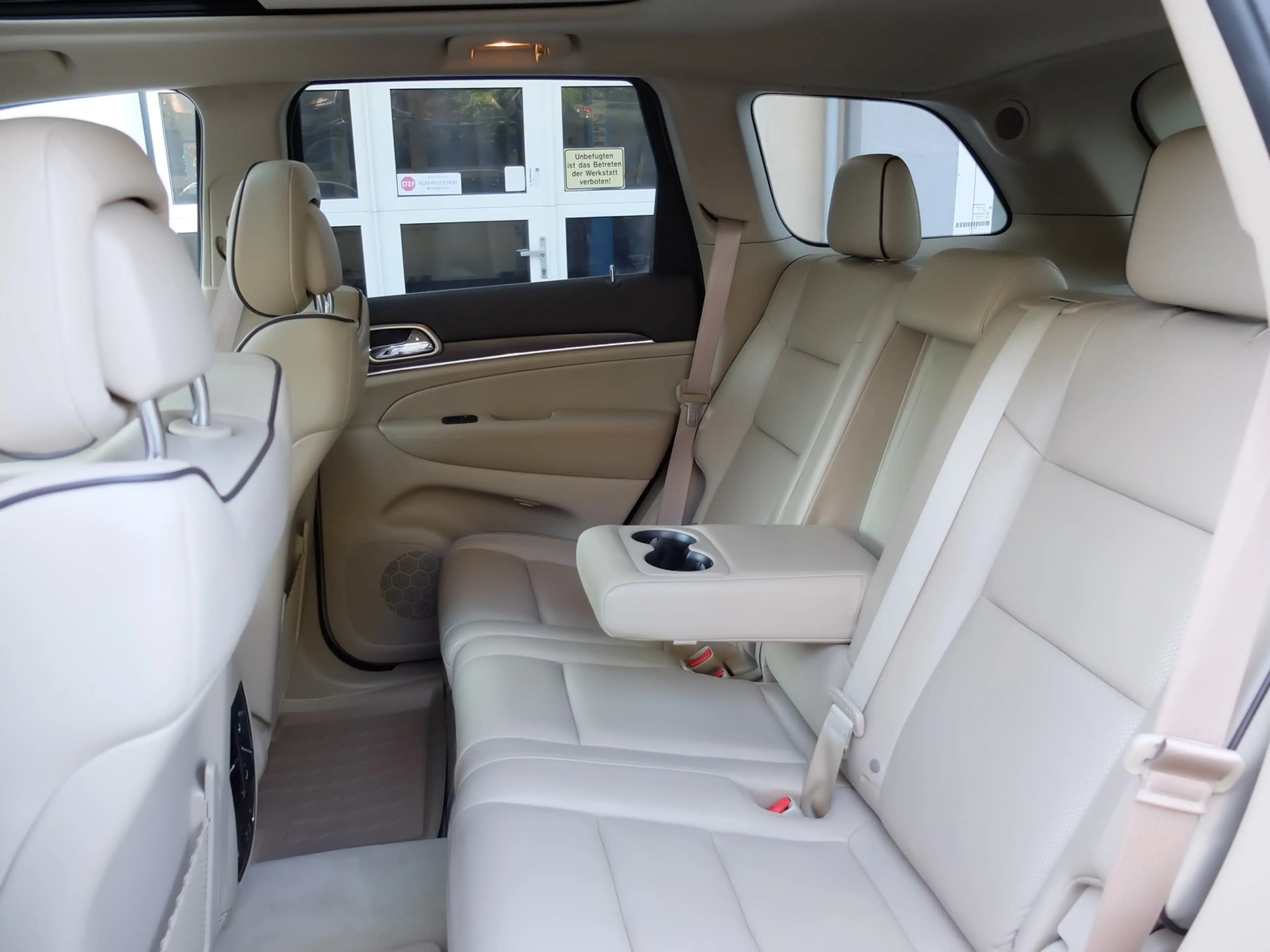 Jeep Grand Cherokee 3.0 CRD Overland Mega Optik AHK — photo 13